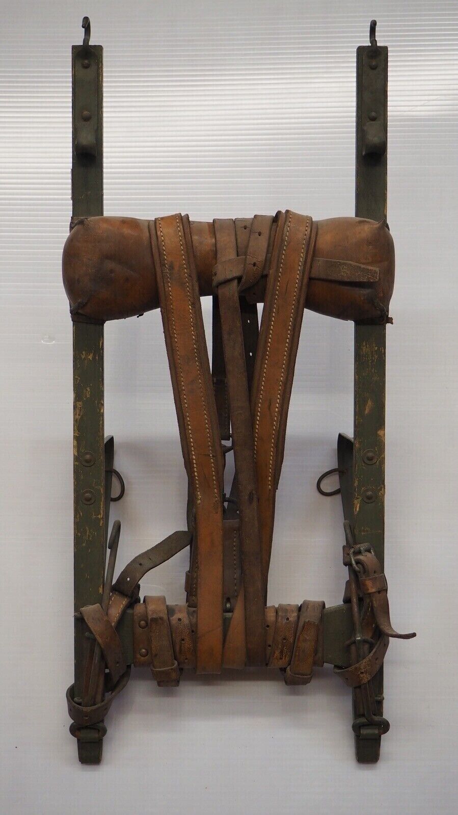 VINTAGE 1940'S SWISS ARMY WOODEN FRAME BACKPACK
