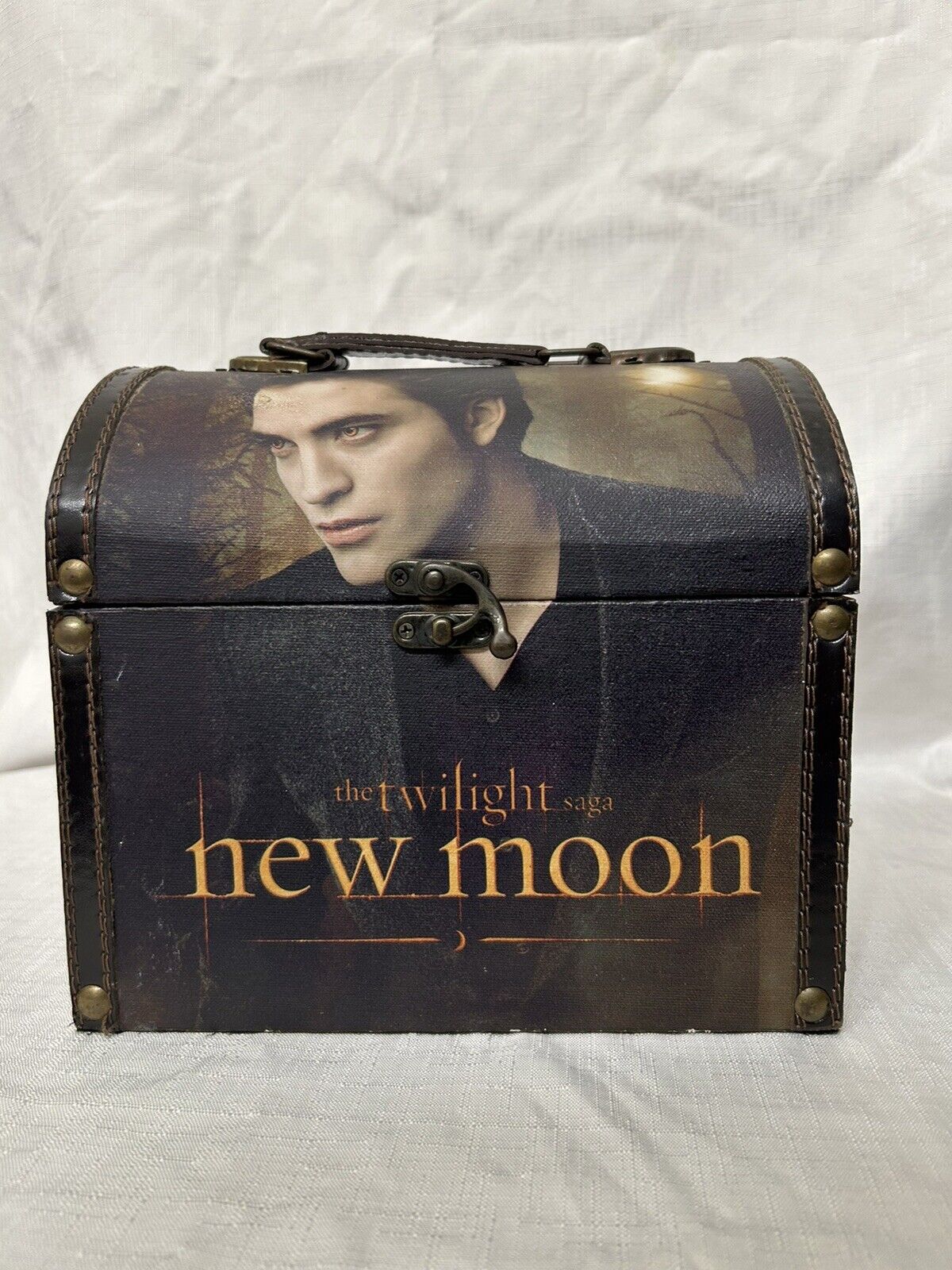 Twilight New Moon Carrying Case Box Small Trunk Edward