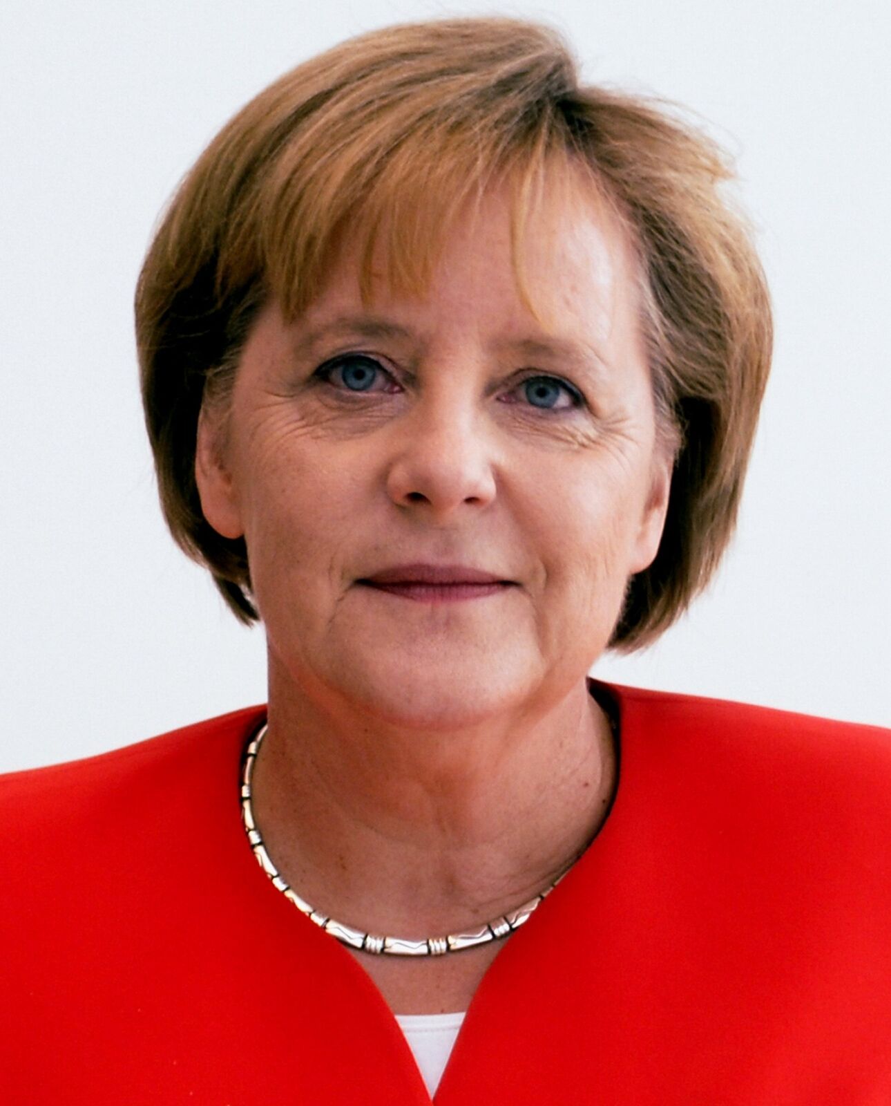 German Chancellor ANGELA  MERKEL Portrait Photo  (176-L)