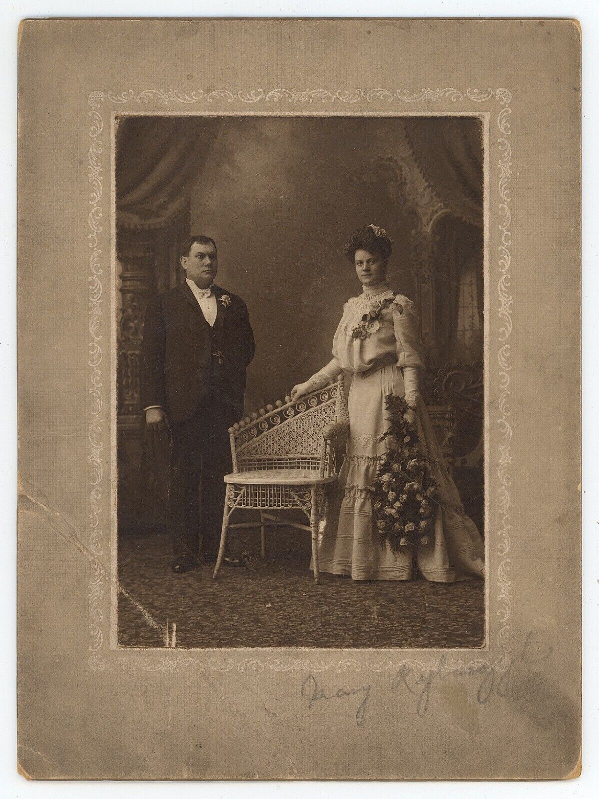 Antique c1900s Cabinet Card Wedding Couple Bride With Rose Bouquet Buffalo, NY