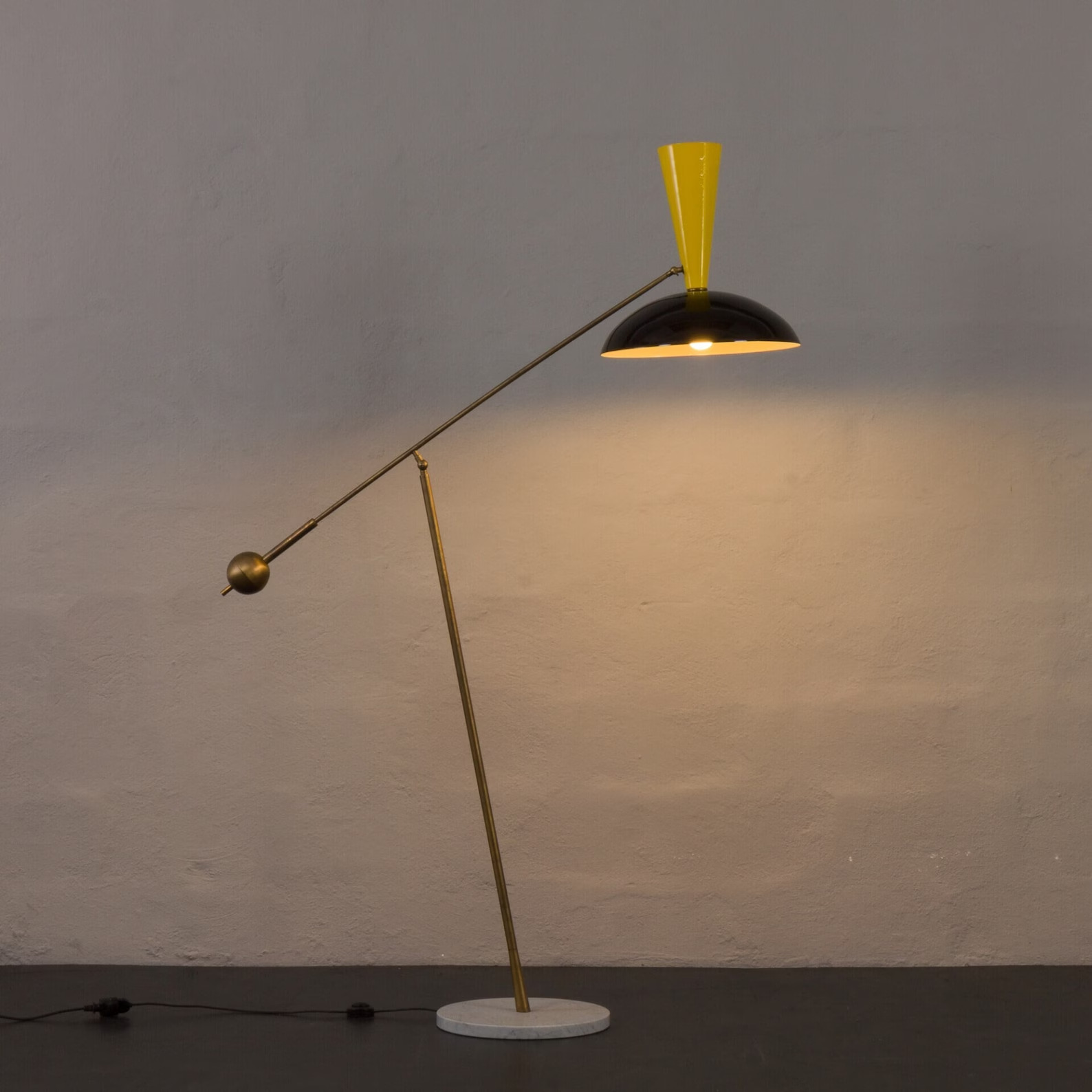 Vintage Mid-Century Modern Floor Lamp - Antique Lighting Fixture with Timeless