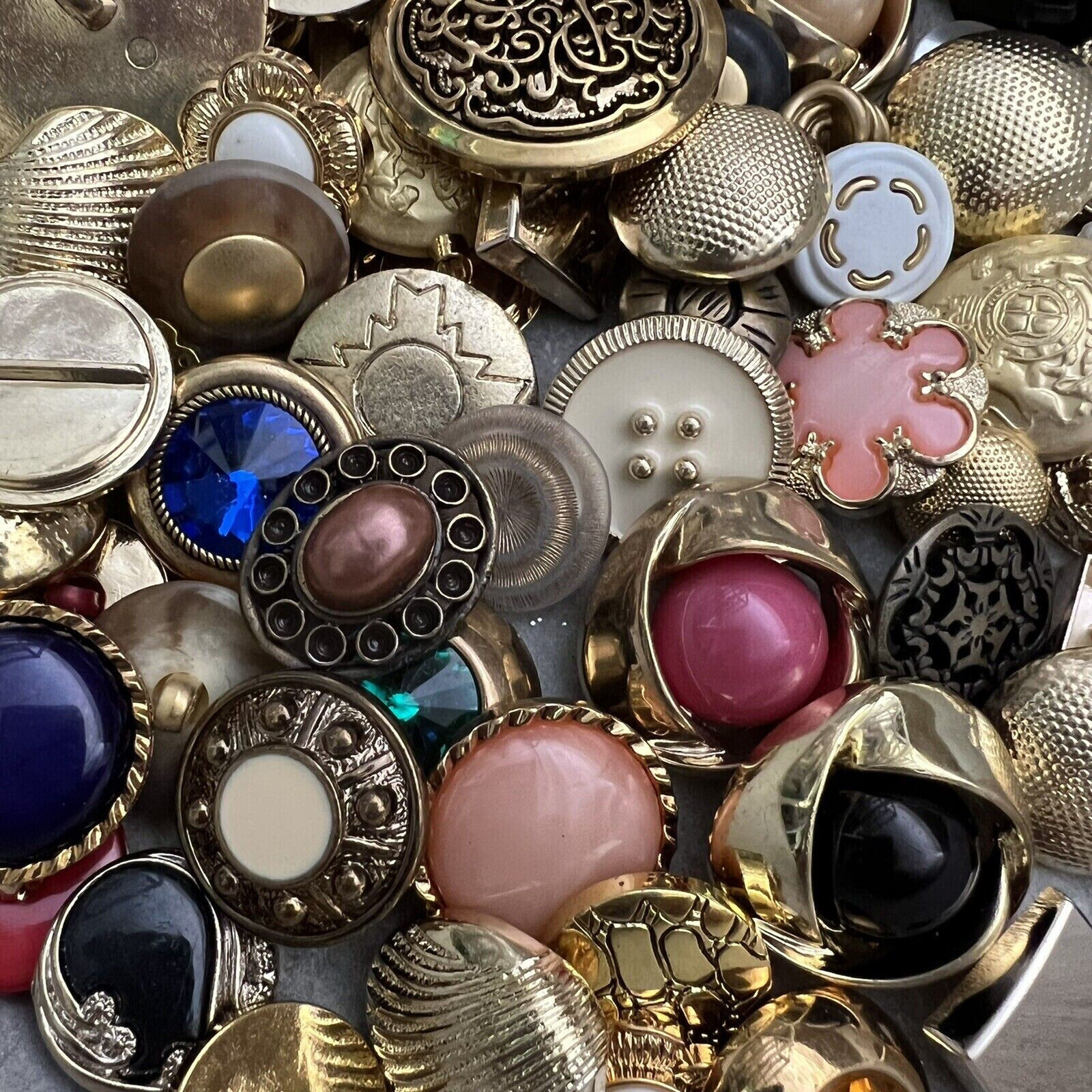 100 Best Premium MIXED LOT All Kinds Of GOLD & ANTIQUE GOLD Buttons All Sizes