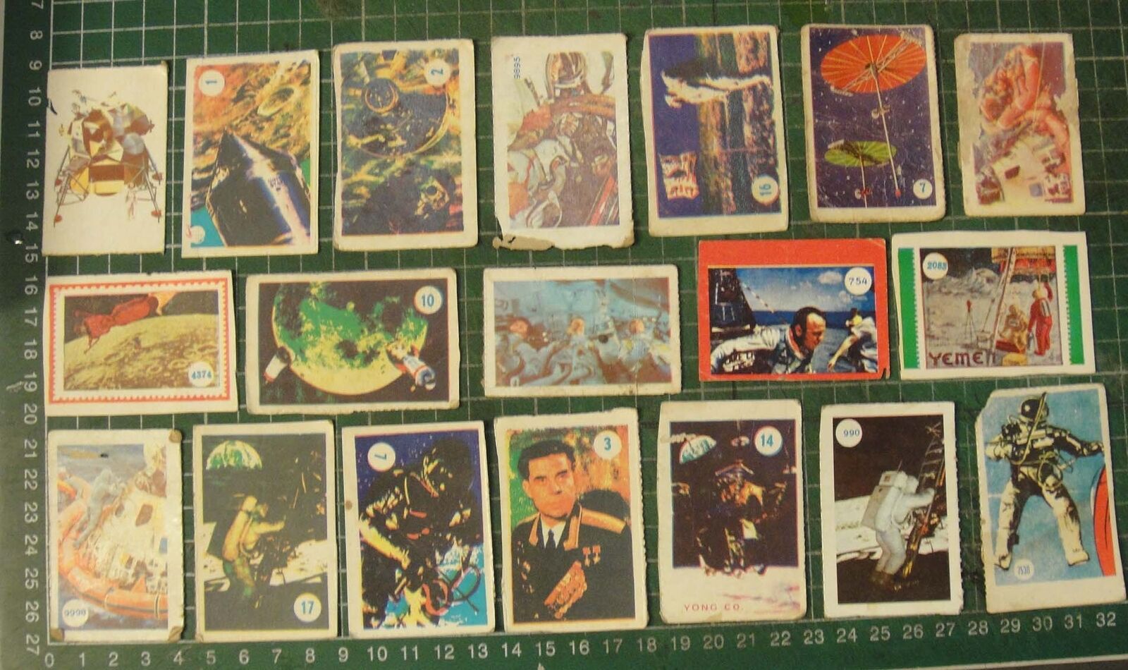 BS1-45) 1970's Malaysia Vintage Trading Cards~APOLLO II Space Astronaut Rocket