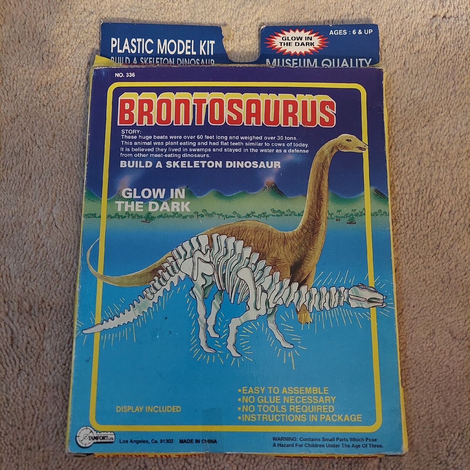 Build A Skeleton Dinosaur - Glow In The Dark - Brontosaurus w/ Display-New