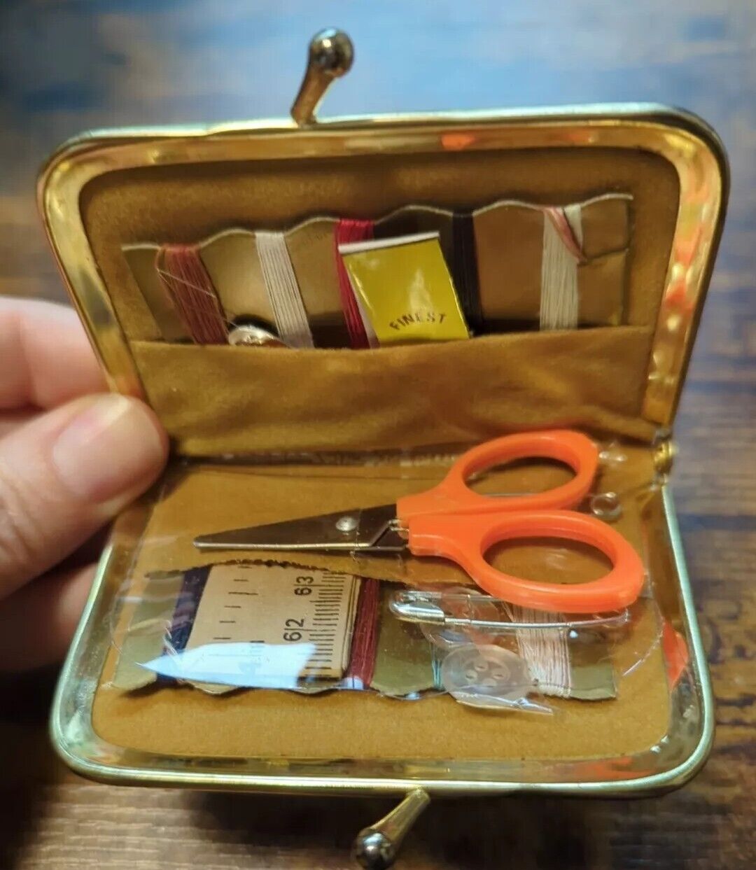 VTG J. Snyder Gold Clutch Kiss Clasp Travel Sewing Kit Cottage Granny Core