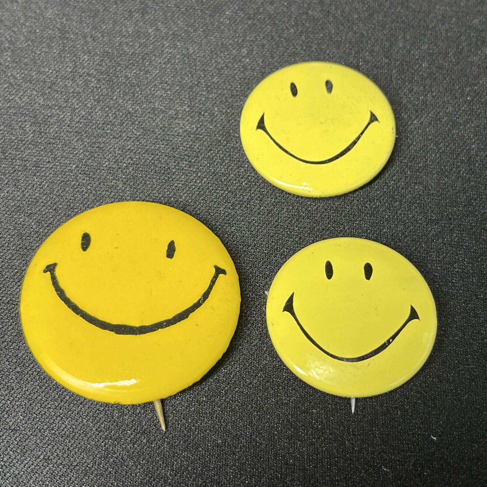1960s Vintage Pinback Button Smiley Face Smile Yellow Hippy Backpack Jacket Pin