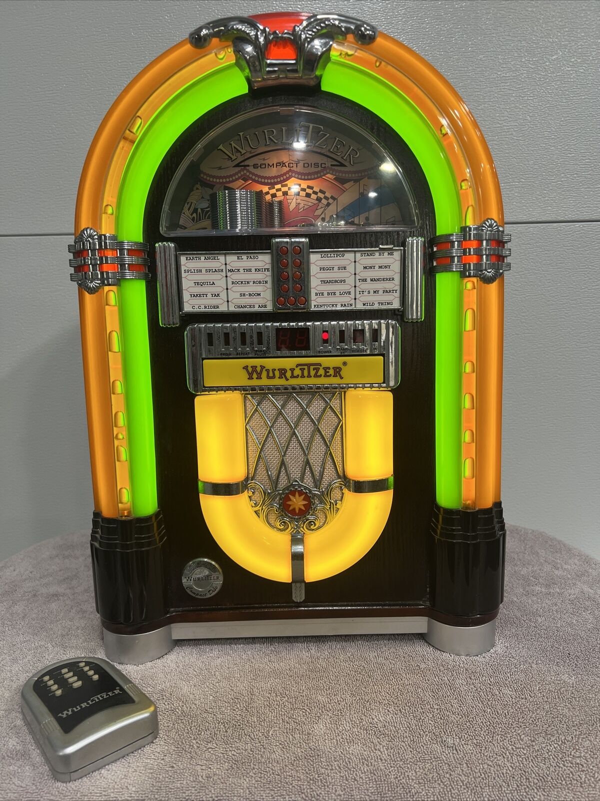 WURLITZER WR18 Mini Bubbler Jukebox Stereo FM CD W/ Remote NICE