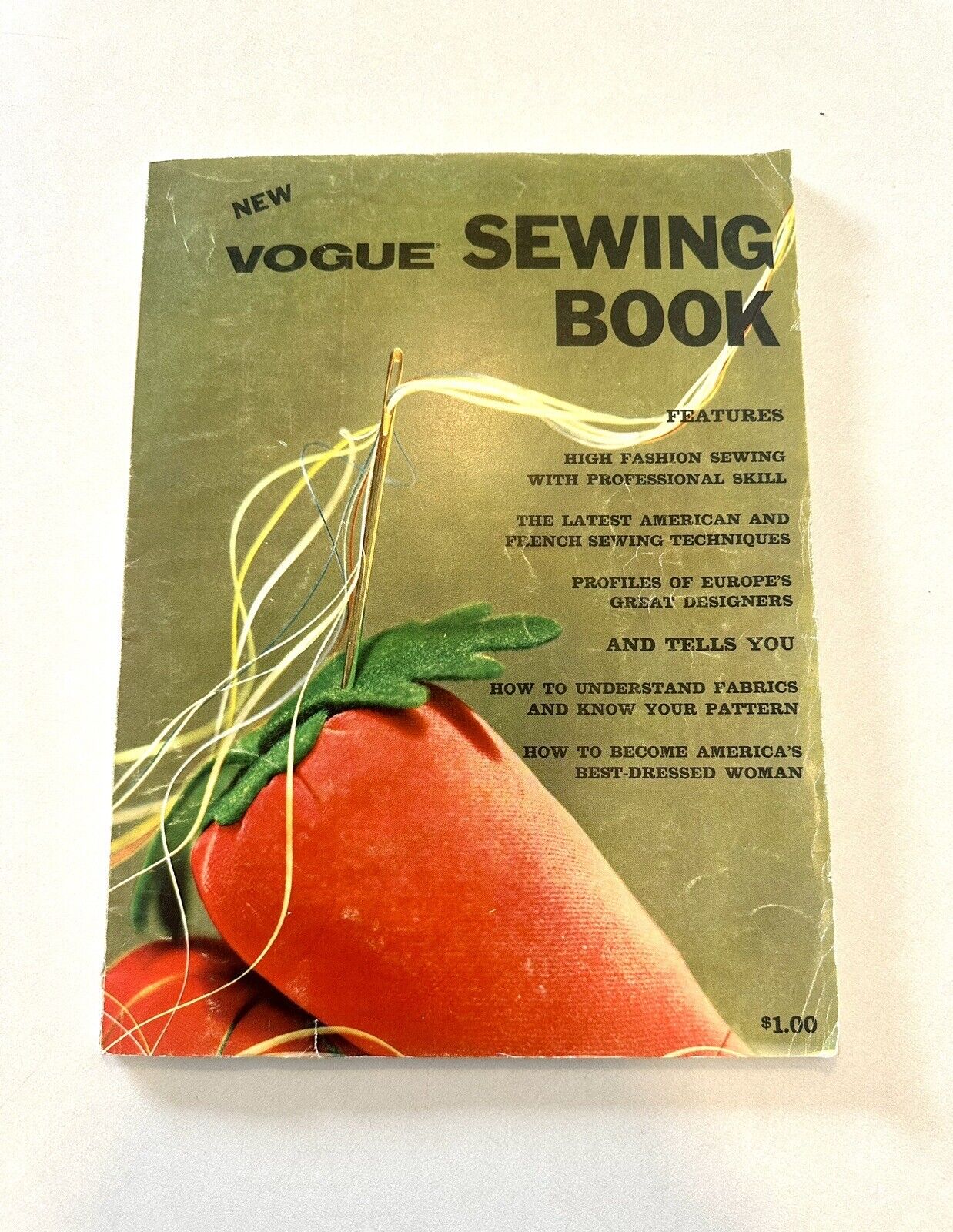 NEW VOGUE SEWING BOOK MAGAZINE BUTTERICK COMPANY NEW YORK VINTAGE 1964