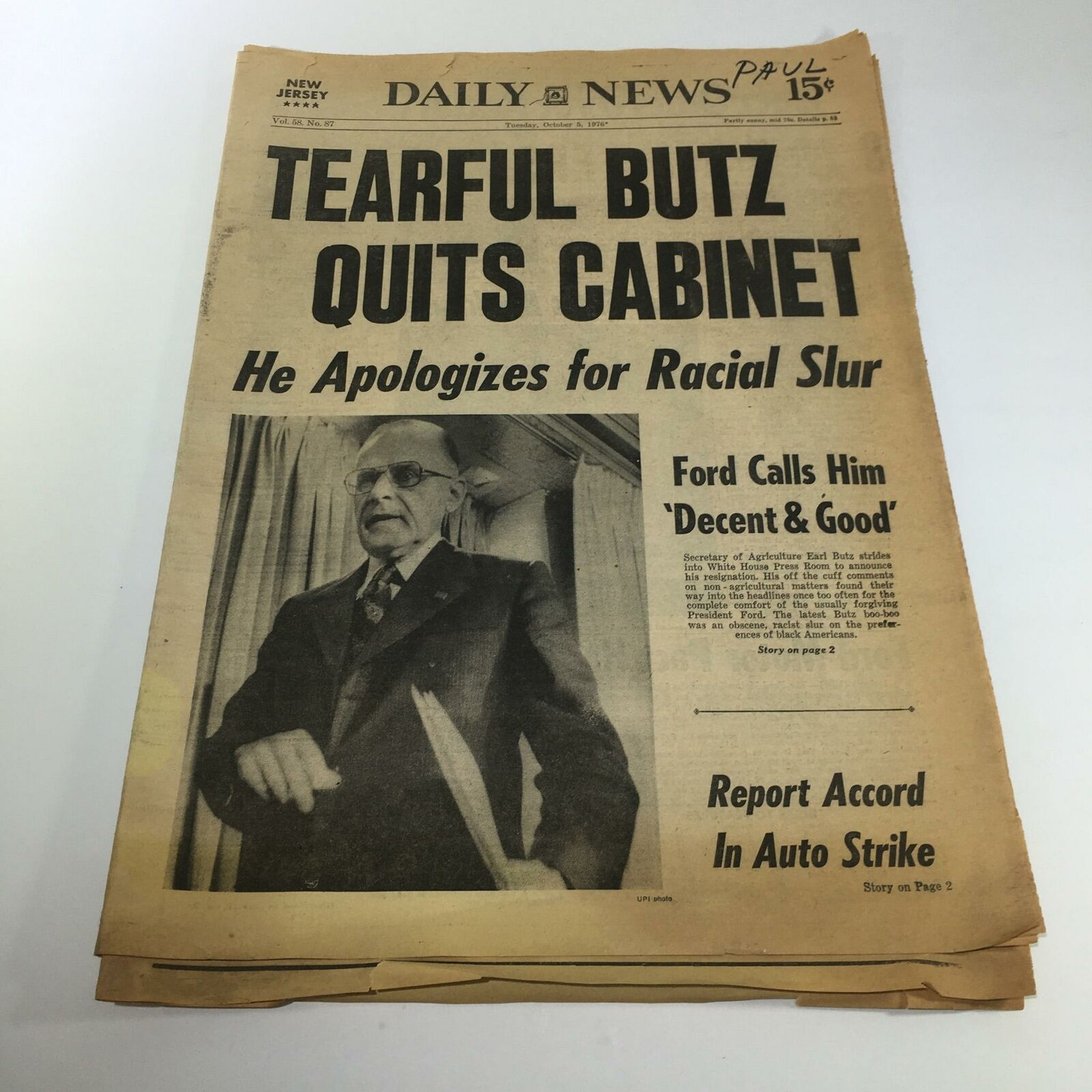 NY Daily News: 10/5/76 Tearful Butz Quits Cabinet Sec. Of Agriculture Earl Butz