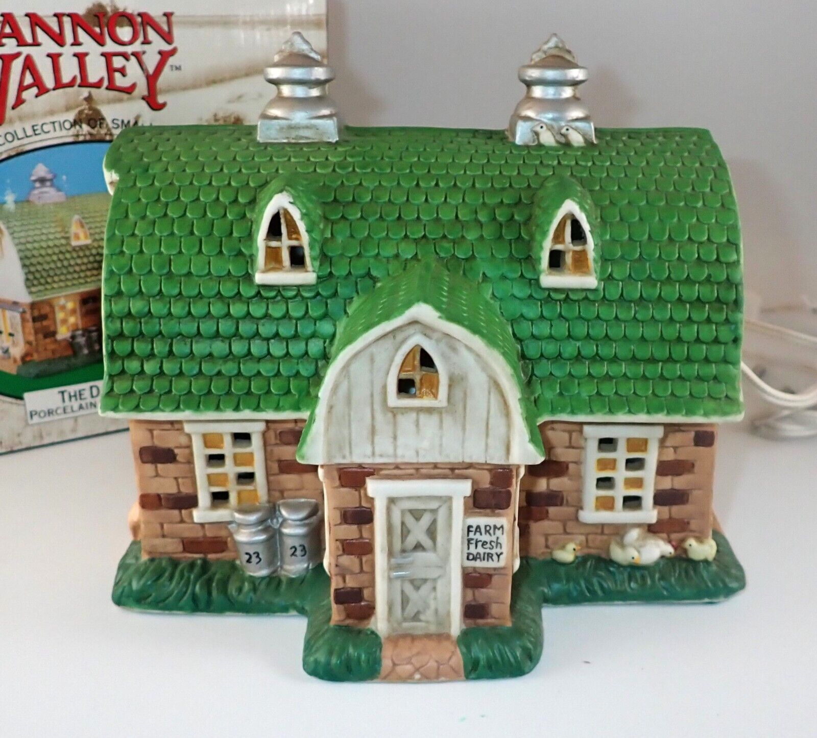 Cannon Valley The Dairy Barn Midwest of Cannon Falls NOS Lighted Limited Edition