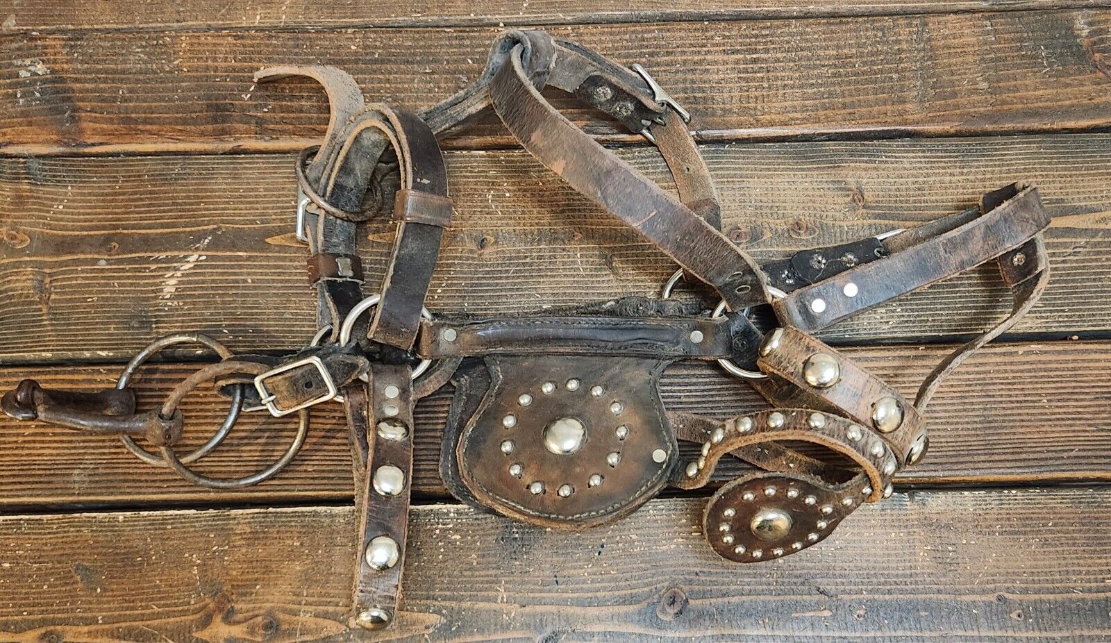 Vtg Antique Horse Bridle. Bit. Blinders. Leather. Adjustable. Studded.