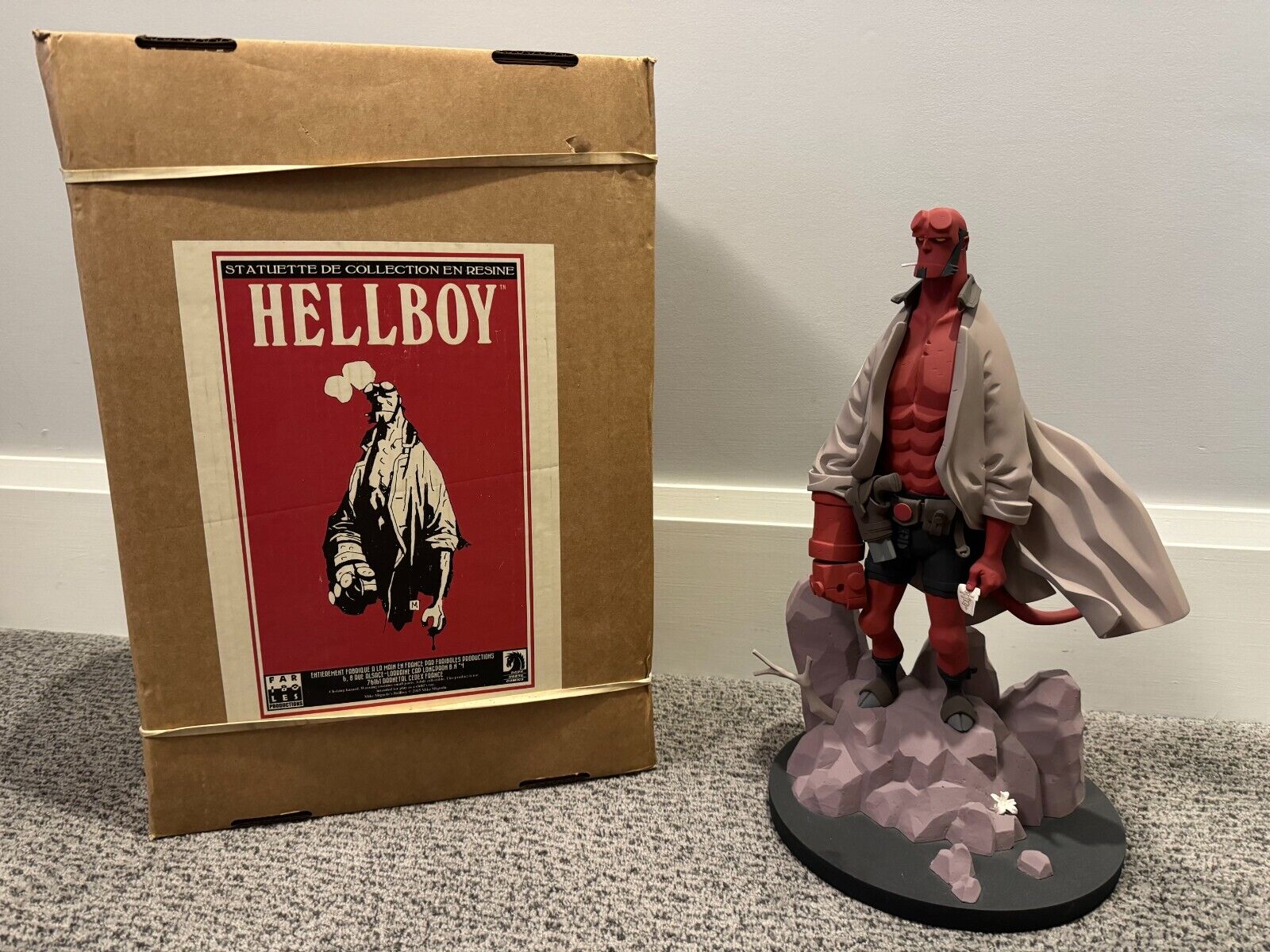 Fariboles Hellboy Statue V1 2014 w Original Print and Box - SUPER RARE 1/6 Scale
