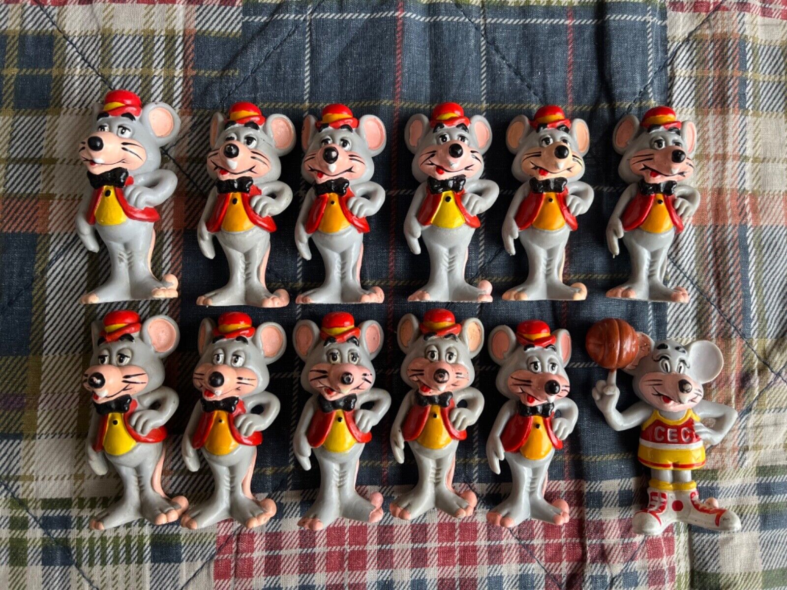 Lot of 12 Vintage Chuckie Cheese Mini Figures