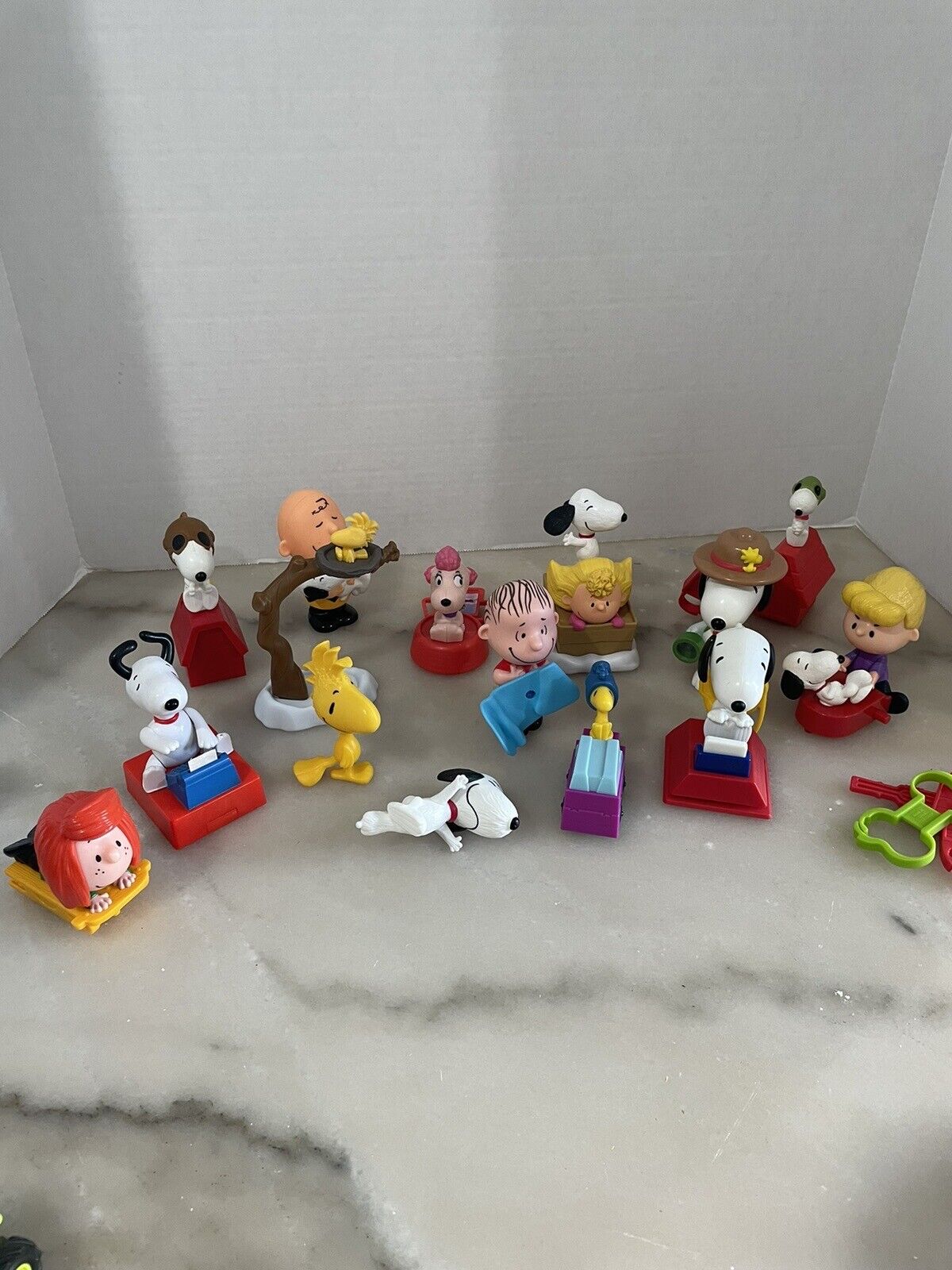 Snoopy Peanuts Lot Various Characters McDonald’s Toys 2015