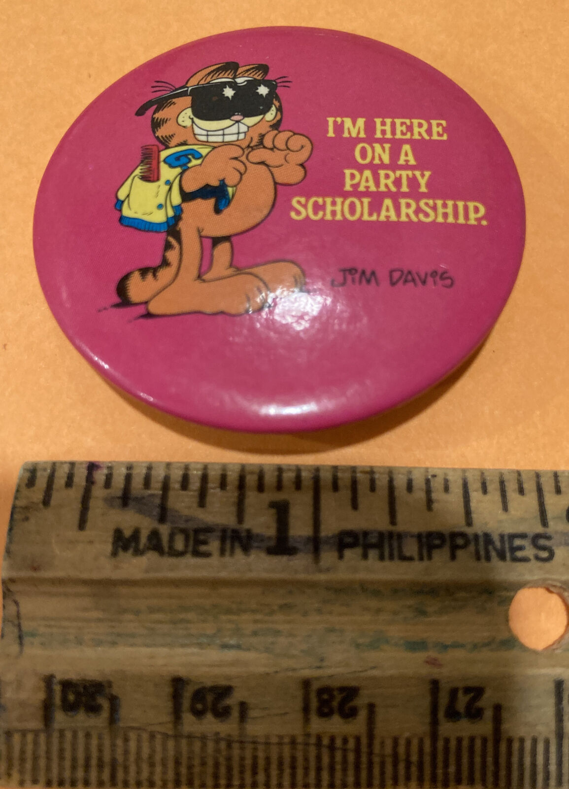 1978 Garfield Vintage Pin Button Jim Davis College Here on a Party Scholarship