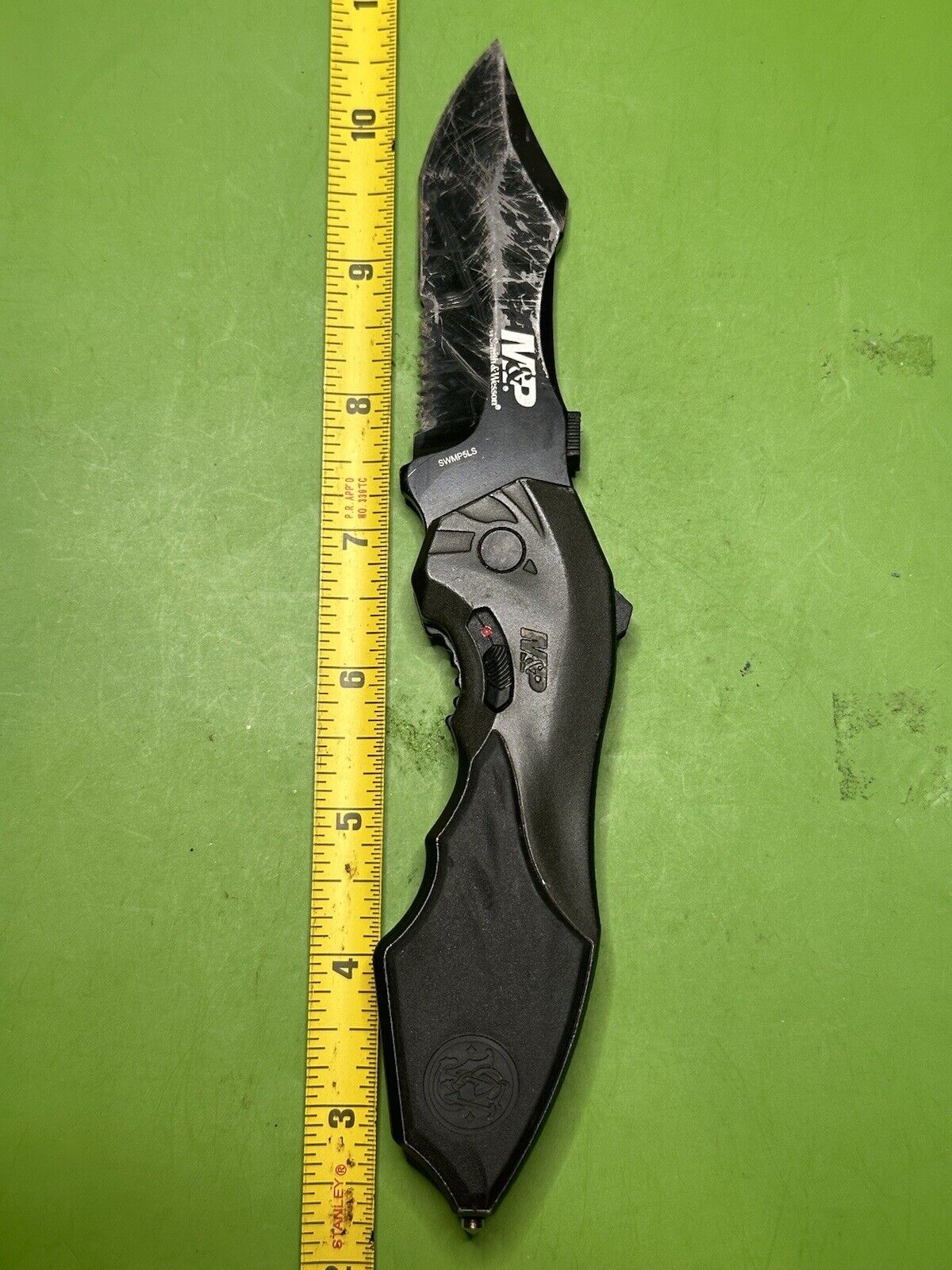 Smith & Wesson SWMP5LS Black MAGIC Assist  Folding Pocket Knife.       #71
