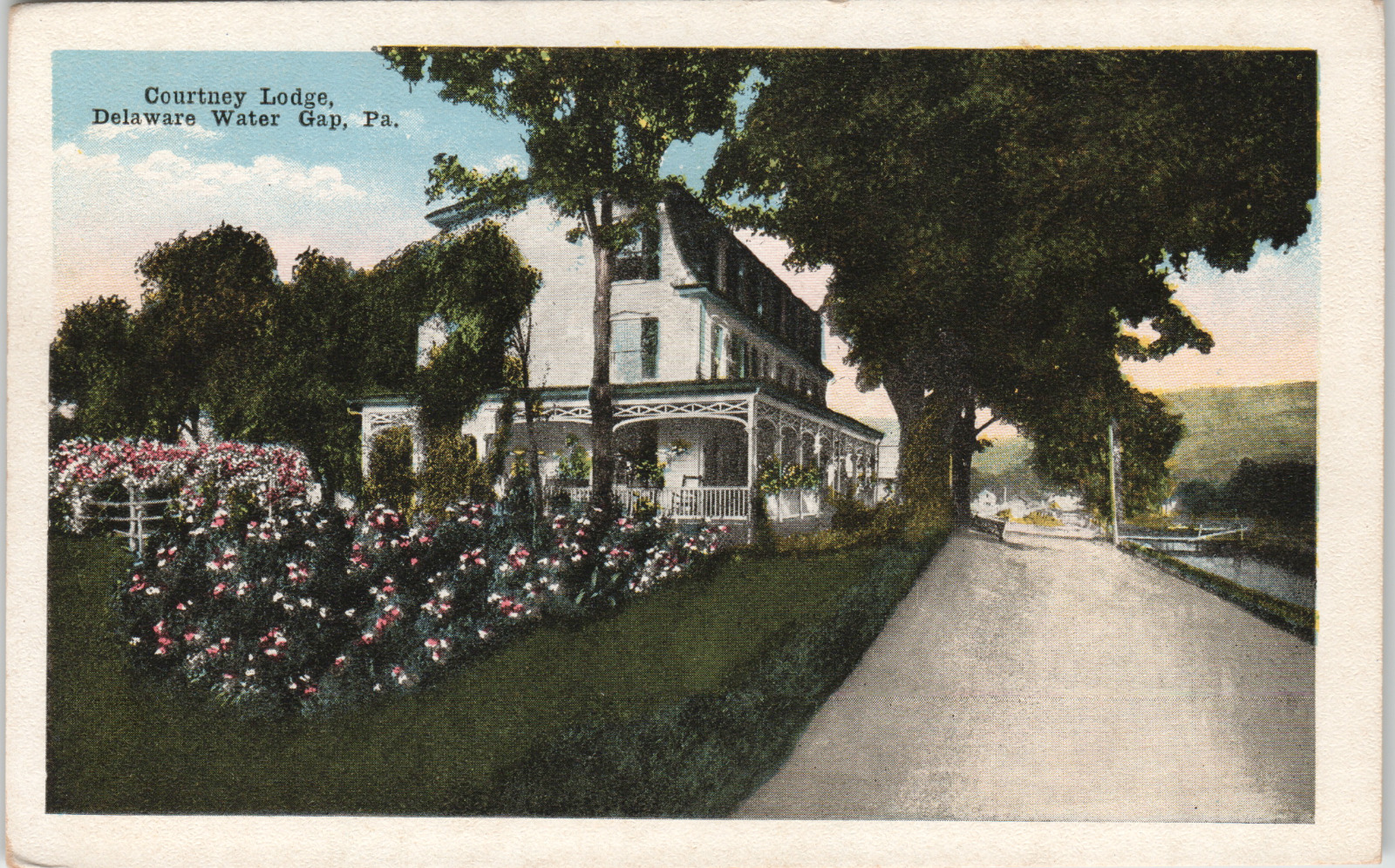 Postcard Vintage Courtney Lodge in Delaware Water Gap, PA