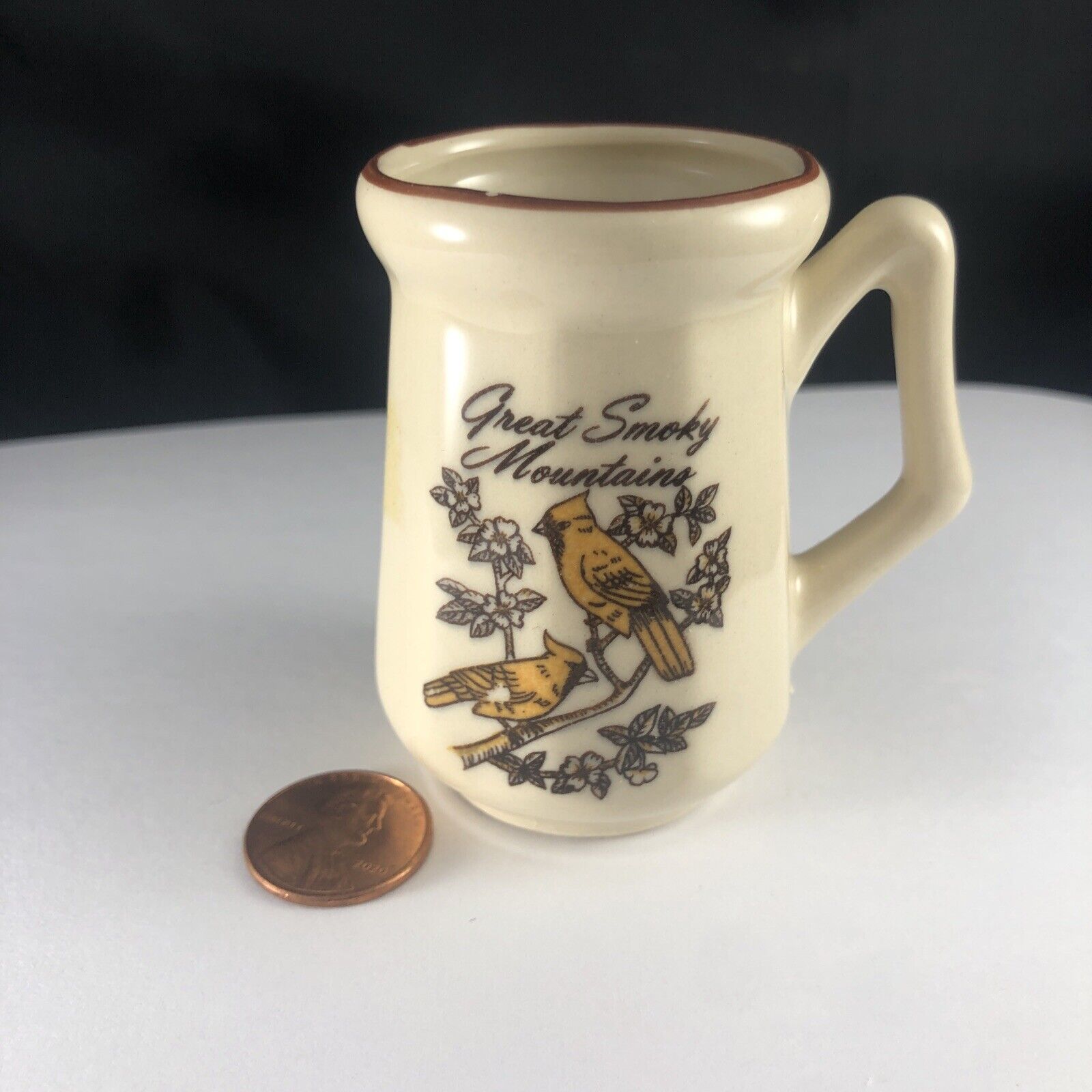 Vintage Ceramic Great Smoky Mountains Cardinal Birds Novelty Coffee Mug Cup