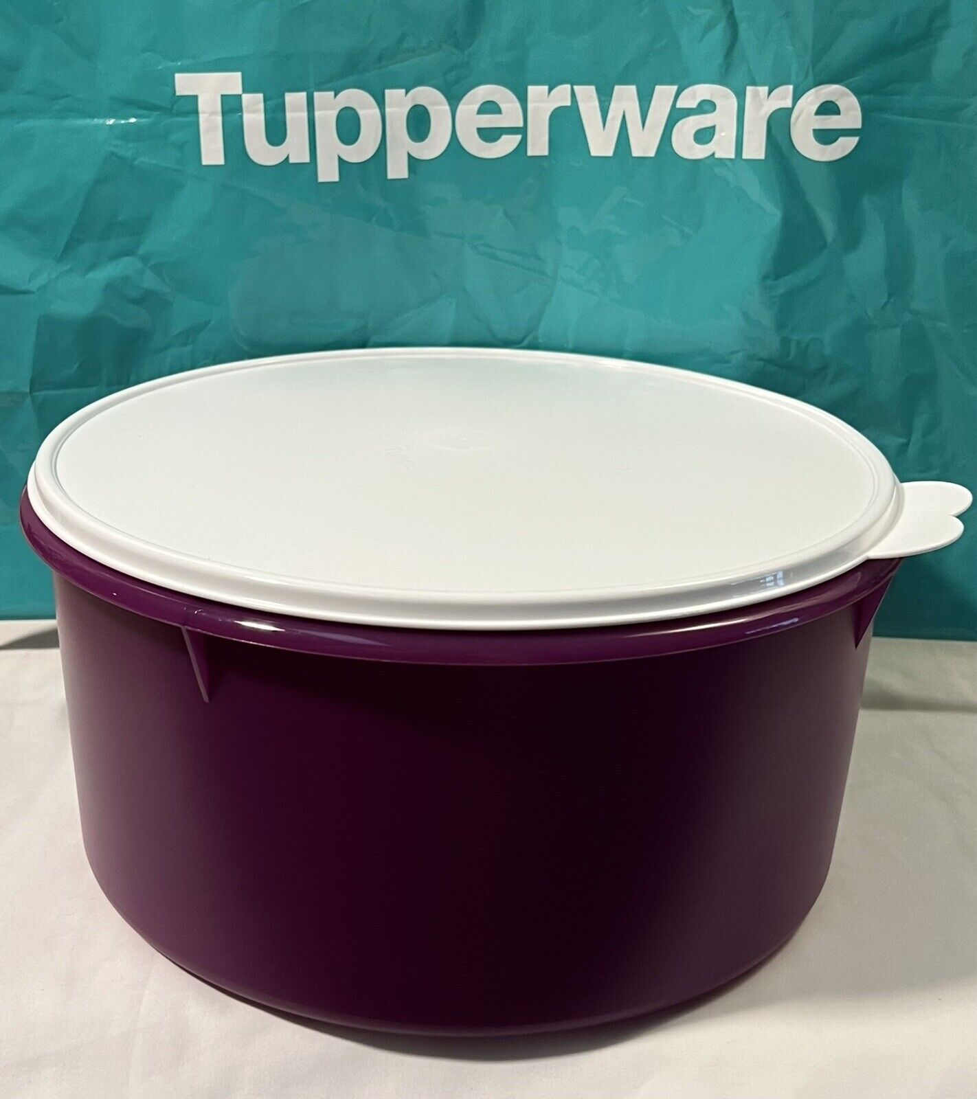 Tupperware Round Canister Cake Keeper Mega Bote Refri 2.5gal Carry All Purple..