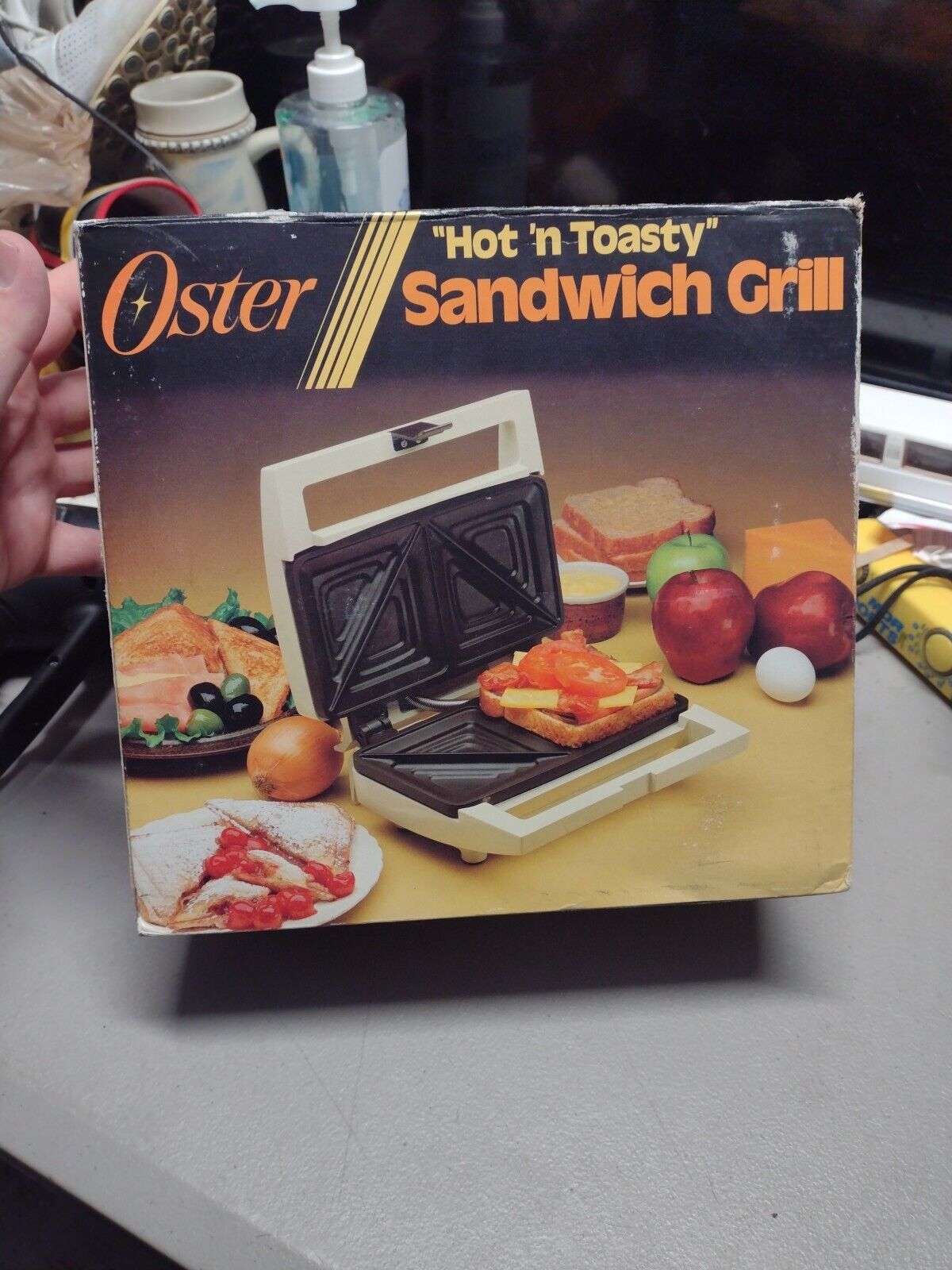 Vintage Oster Hot 'n Toasty Sandwich Grill  714-06 Almond New