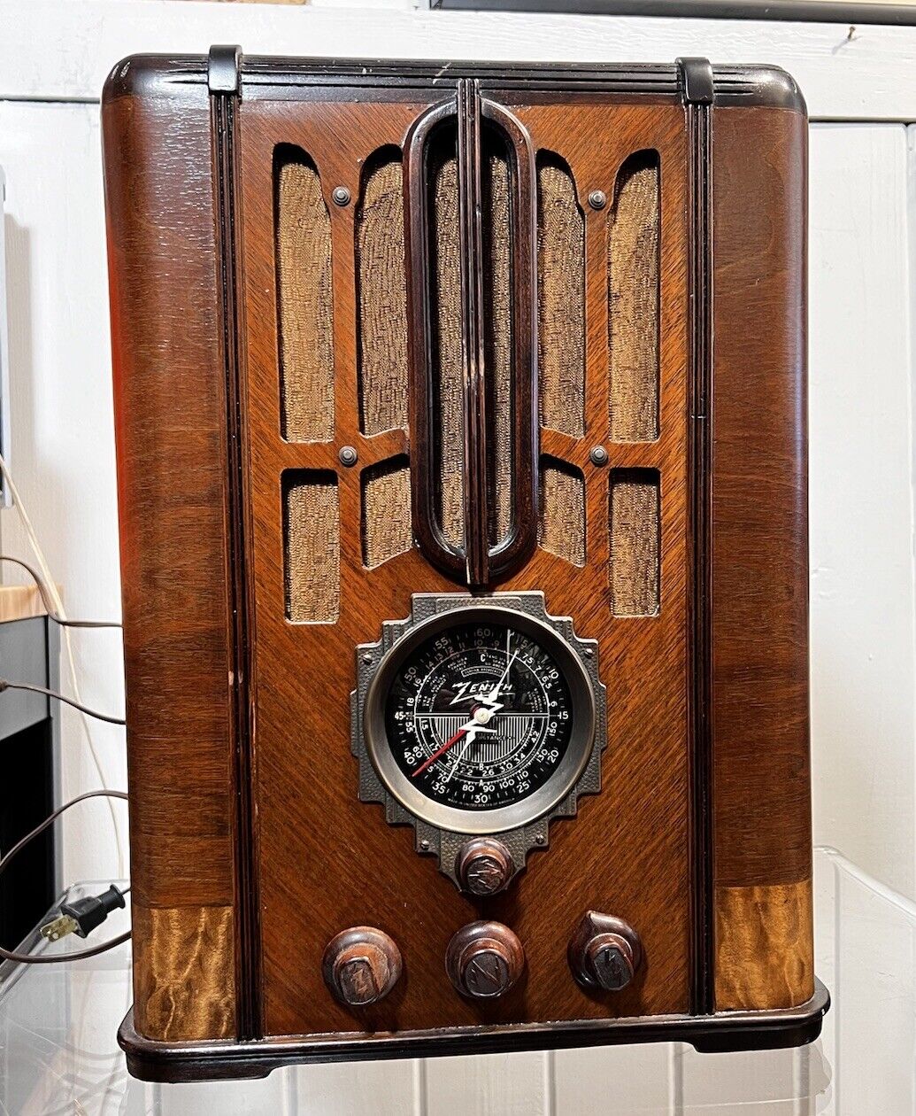 Beautiful Zenith  Model 5-S-29 Tombstone radio