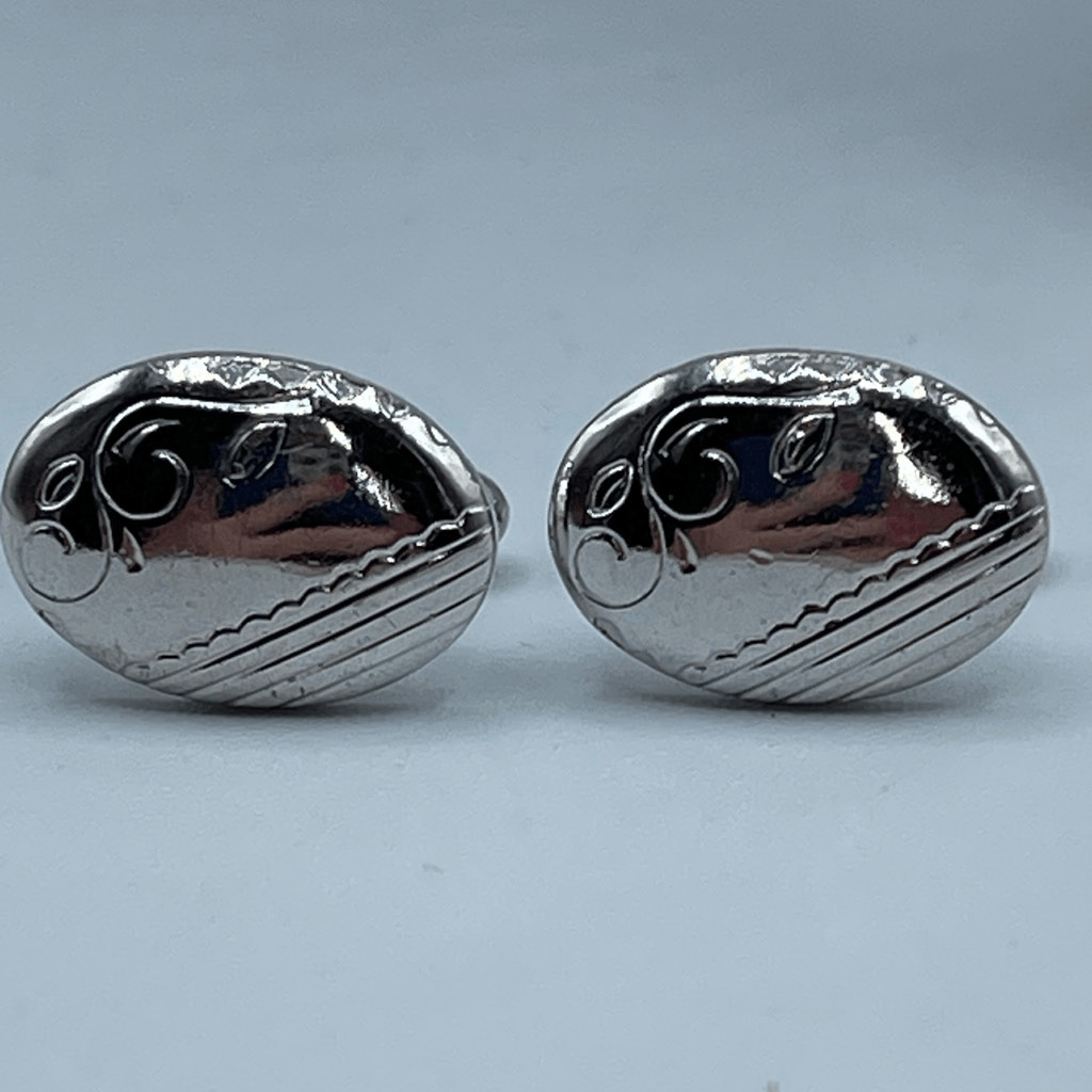 Vintage Hickok ornate etched cuff links.