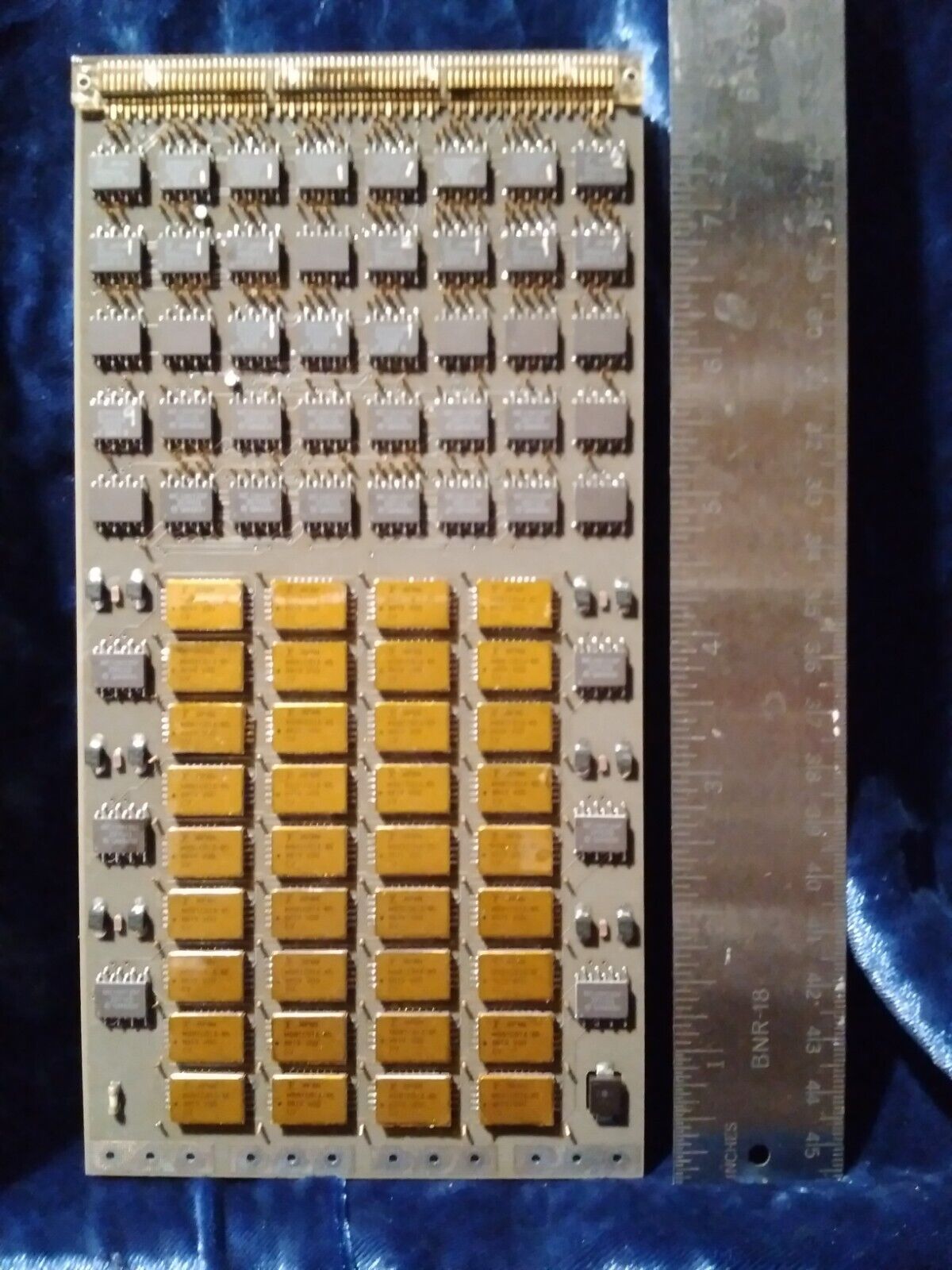Cray-2 SuperComputer Board Memory.Small IC's Date Code is more recent than Large