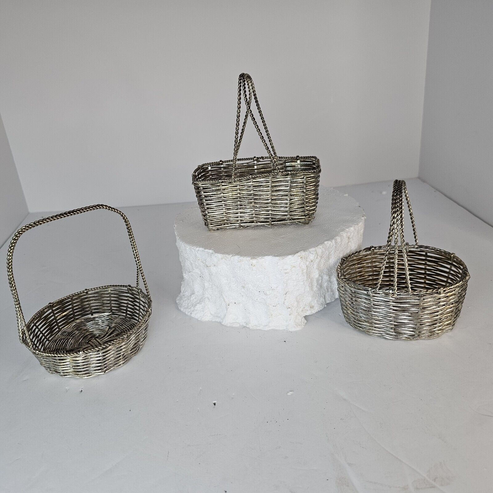 Mini Wire Basket Set of 3 International Silver Co Silver Plated 1992  No.9911083