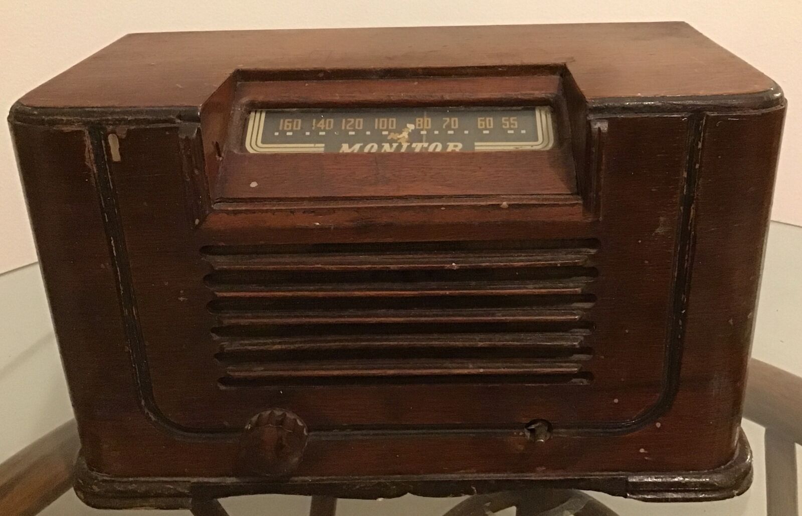 Antique Tube Radio MONITOR MODEL TC 56M in working condition.