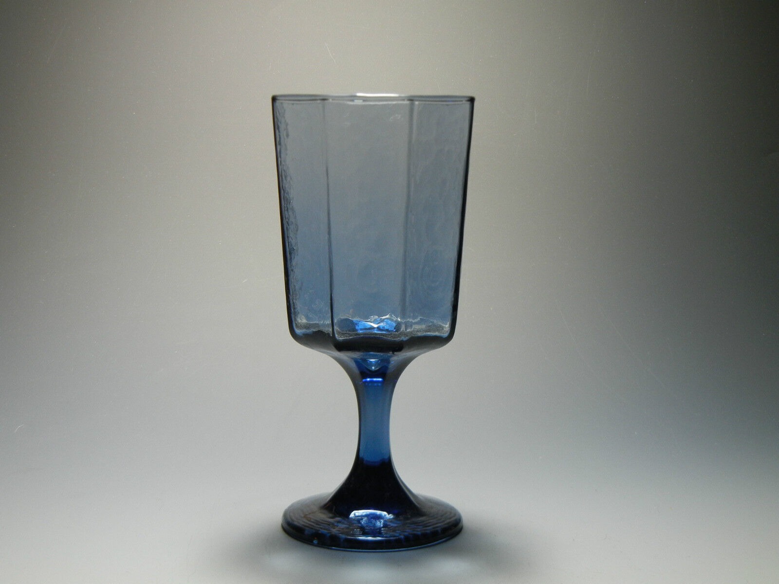 Libbey Rock Sharpe  FACETS Dark Blue Multi-Sided Stemmed Water Goblets 12 oz.
