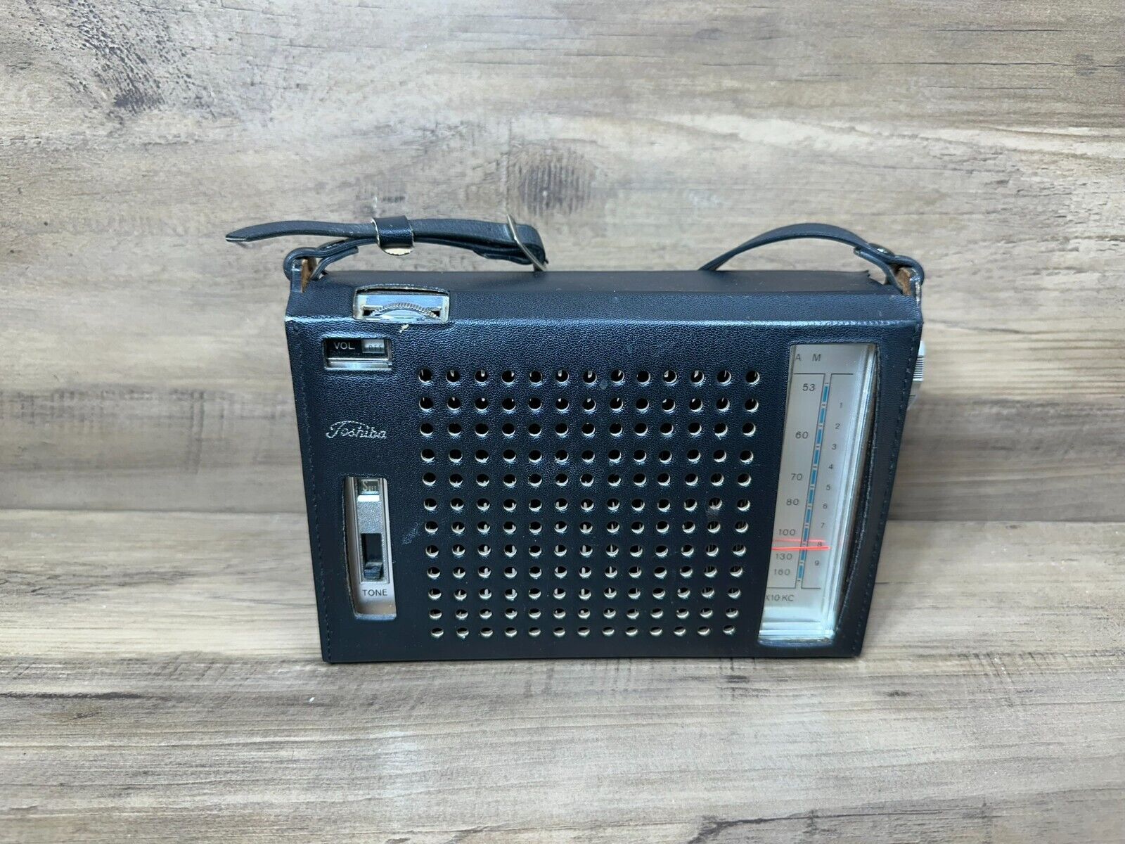 Vintage TOSHIBA 8 Transistor Radio 8M-310 w/ Leather Case Japan - Tested / Works
