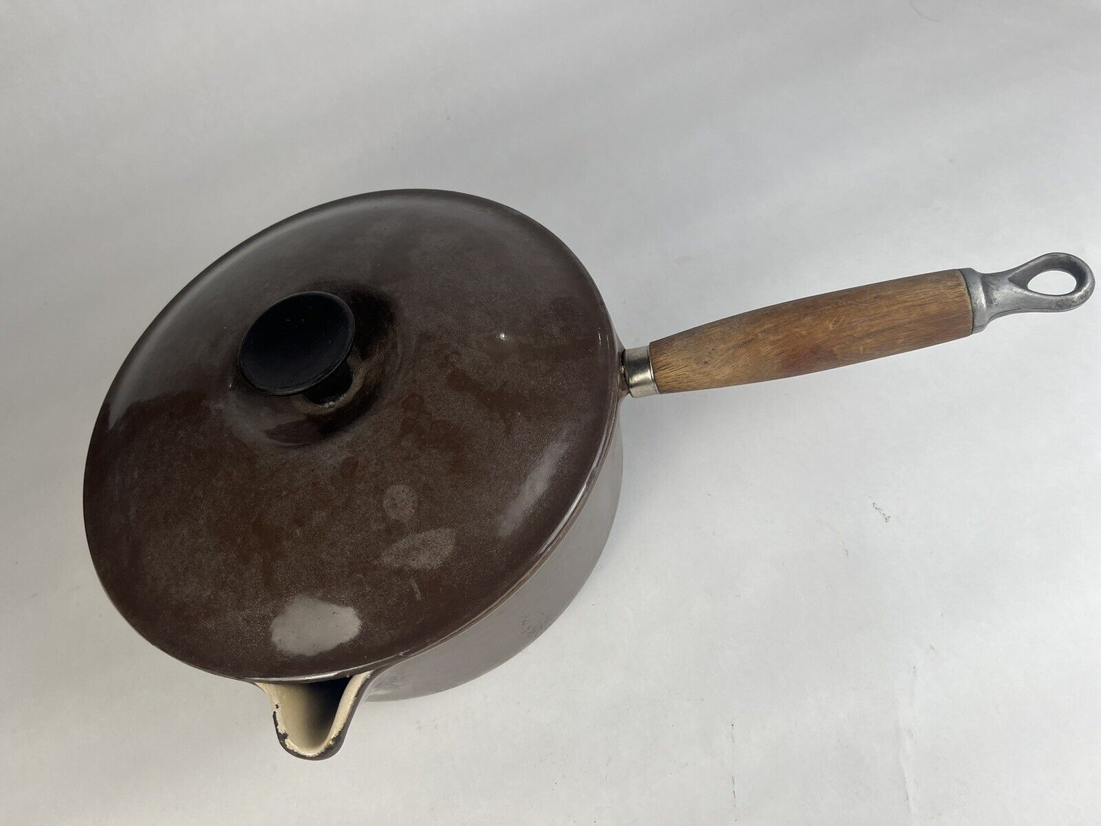 Le Creuset Saucepan w/ Lid Enamel Brown Size 22 Wood Handles Pour Spout Vintage