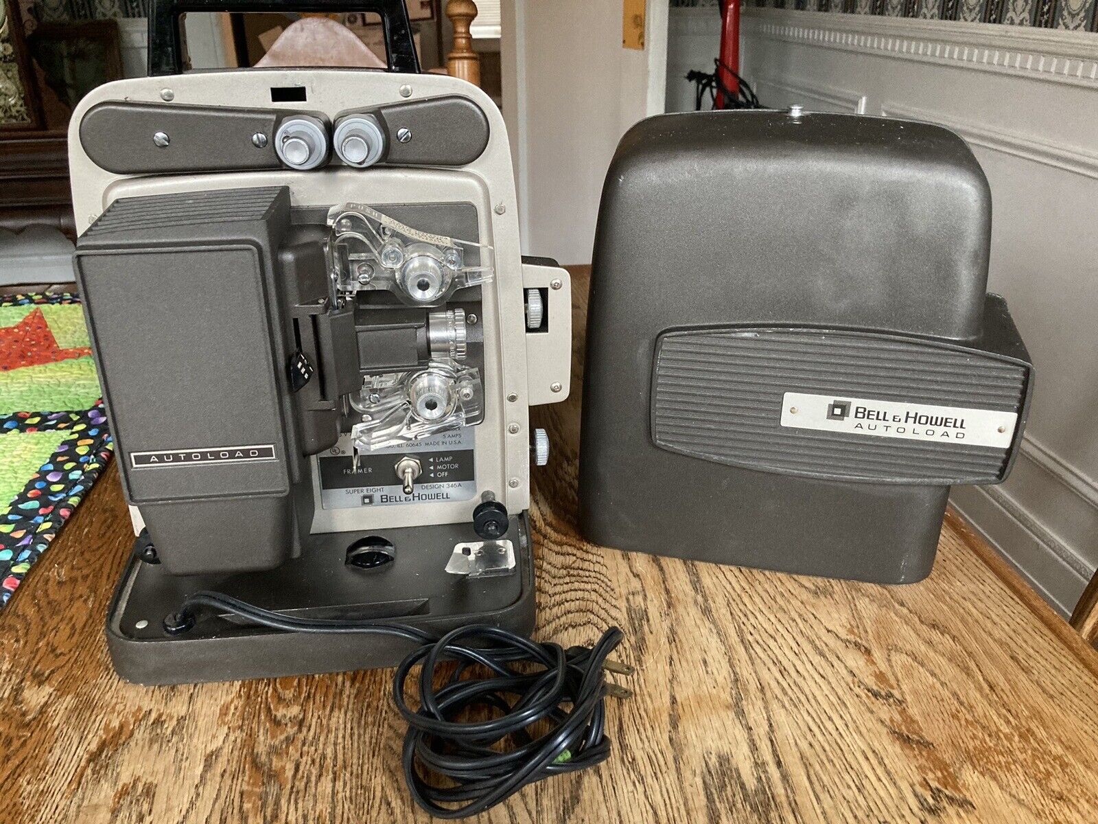 VINTAGE BELL & HOWELL MOVIE PROJECTOR SUPER AUTO LOAD 8MM