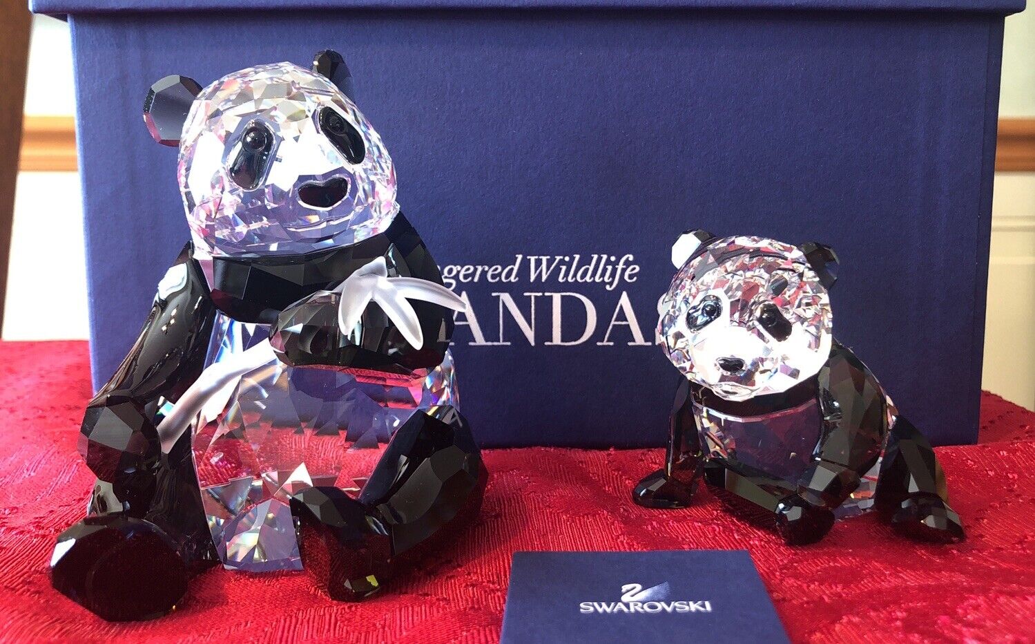 Swarovski Crystal 9100 000 086 Panda Bears 900918 SCS 2008 Artist Etch Signed