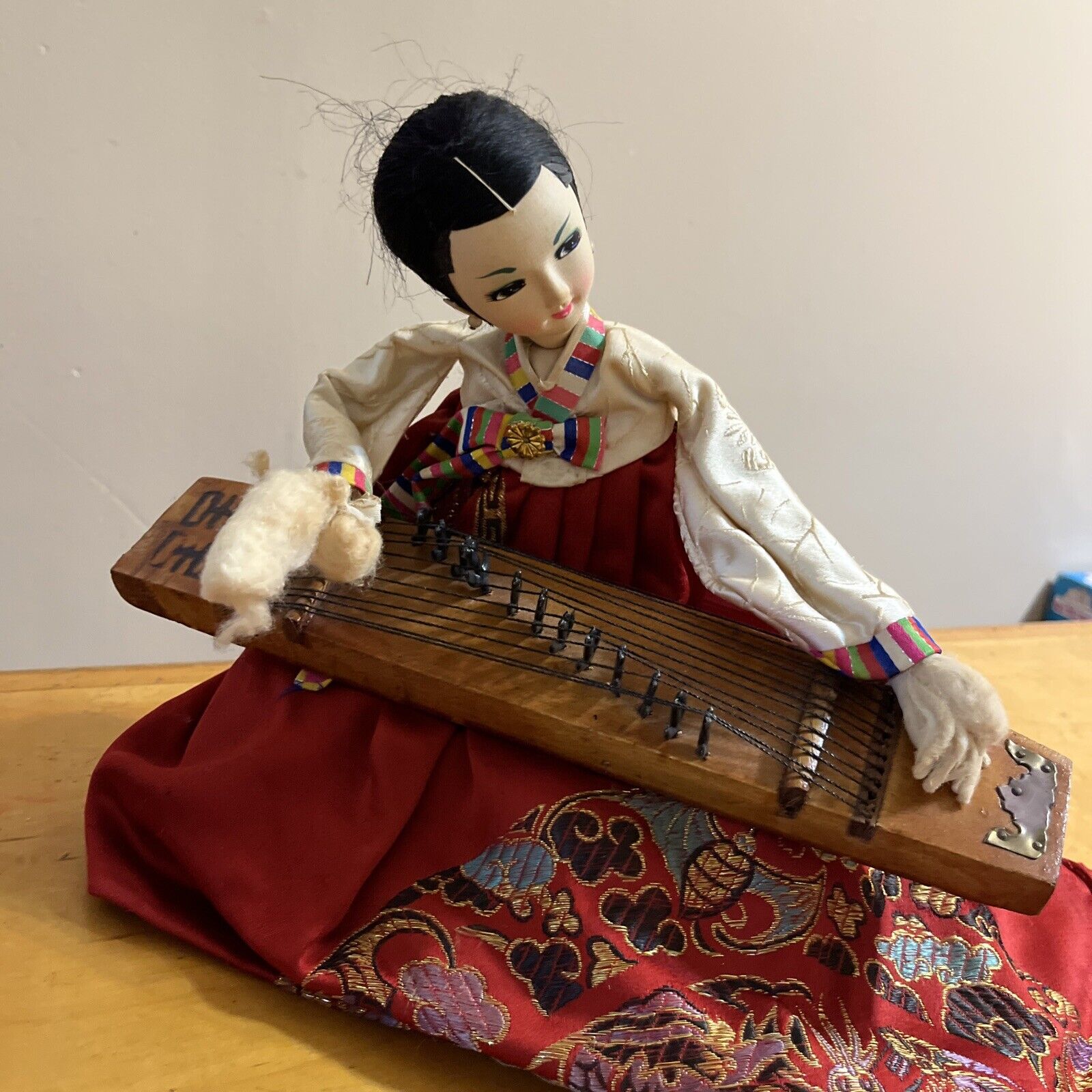 Large VTG  Korean Doll Red Hanbok Playing Gayageum Music Instrument ff1