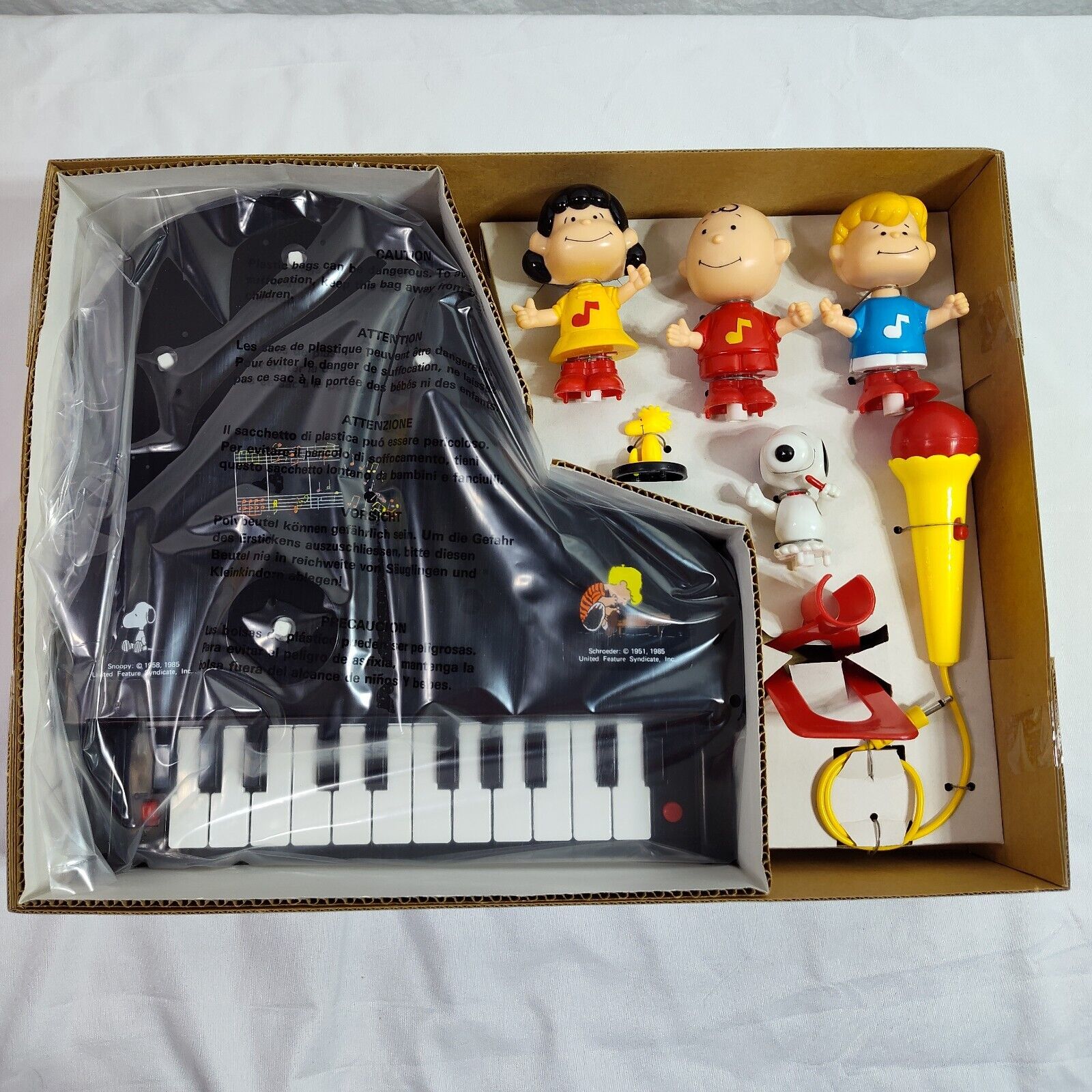 Peanuts Schroeder Piano Battery Operated Vintage 1985 Snoopy Lucy Charlie Brown