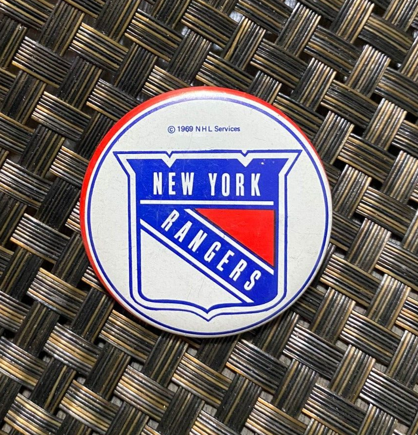 VINTAGE NHL HOCKEY 1969 NEW YORK RANGERS TEAM LOGO COLLECTIBLE BUTTON PIN