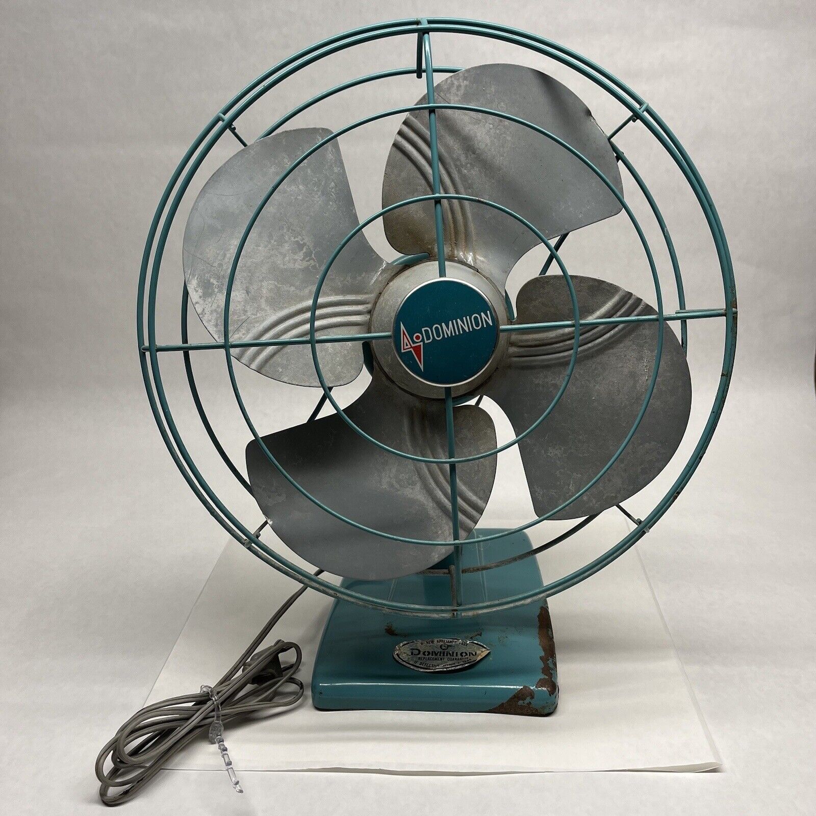Vintage Dominion 14 Inch 2 Speed (High/Low) Oscillating Fan.  Works