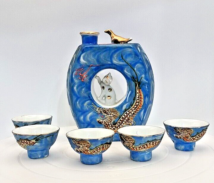 KUTANI DRAGONWARE SAKE SET w/BLUE PORCELAIN DECANTER +5 CUPS, CAT & BIRD c1960