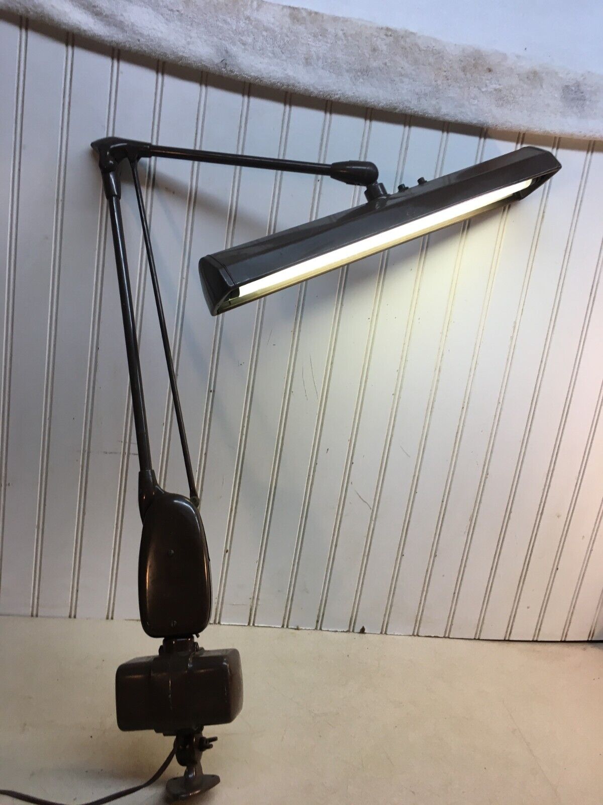 Vtg Floating Industrial Lamp Vintage Light swing arm Drafting lamp Clamp On Desk