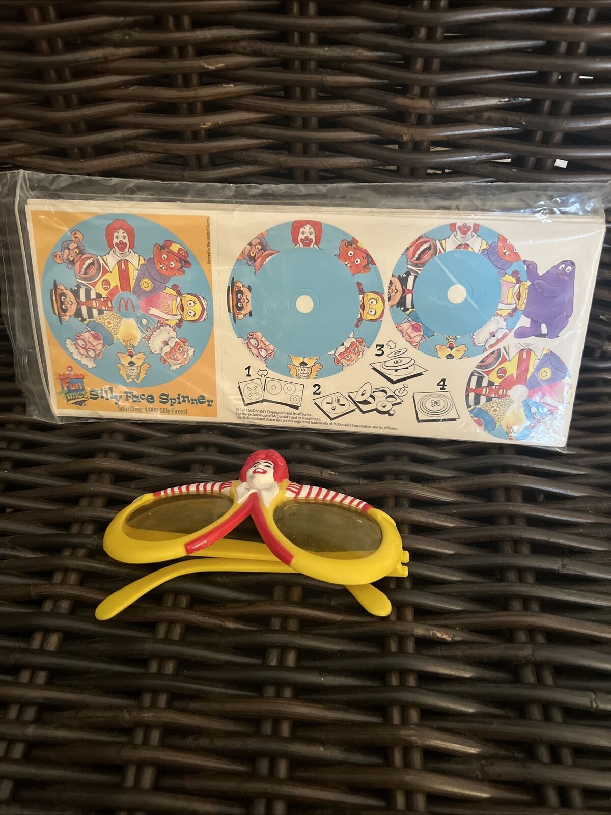 20+ Rare McDonalds Fun Times Silly Face Spinner Game 1997 & Ronald Sun Glasses