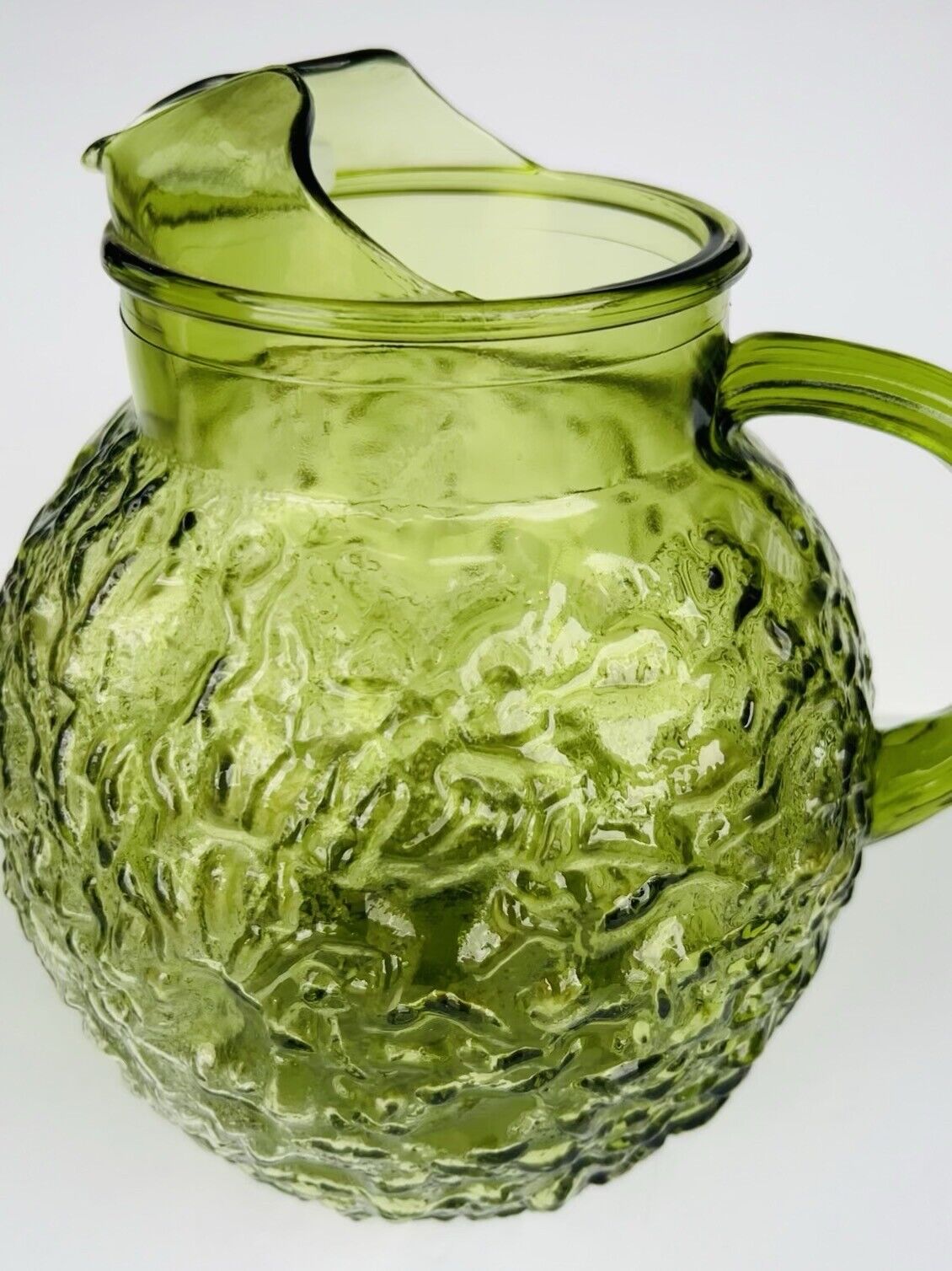 (Vintage) Retro Avocado Green Textured Glass Juice Water Pitcher MCM Green