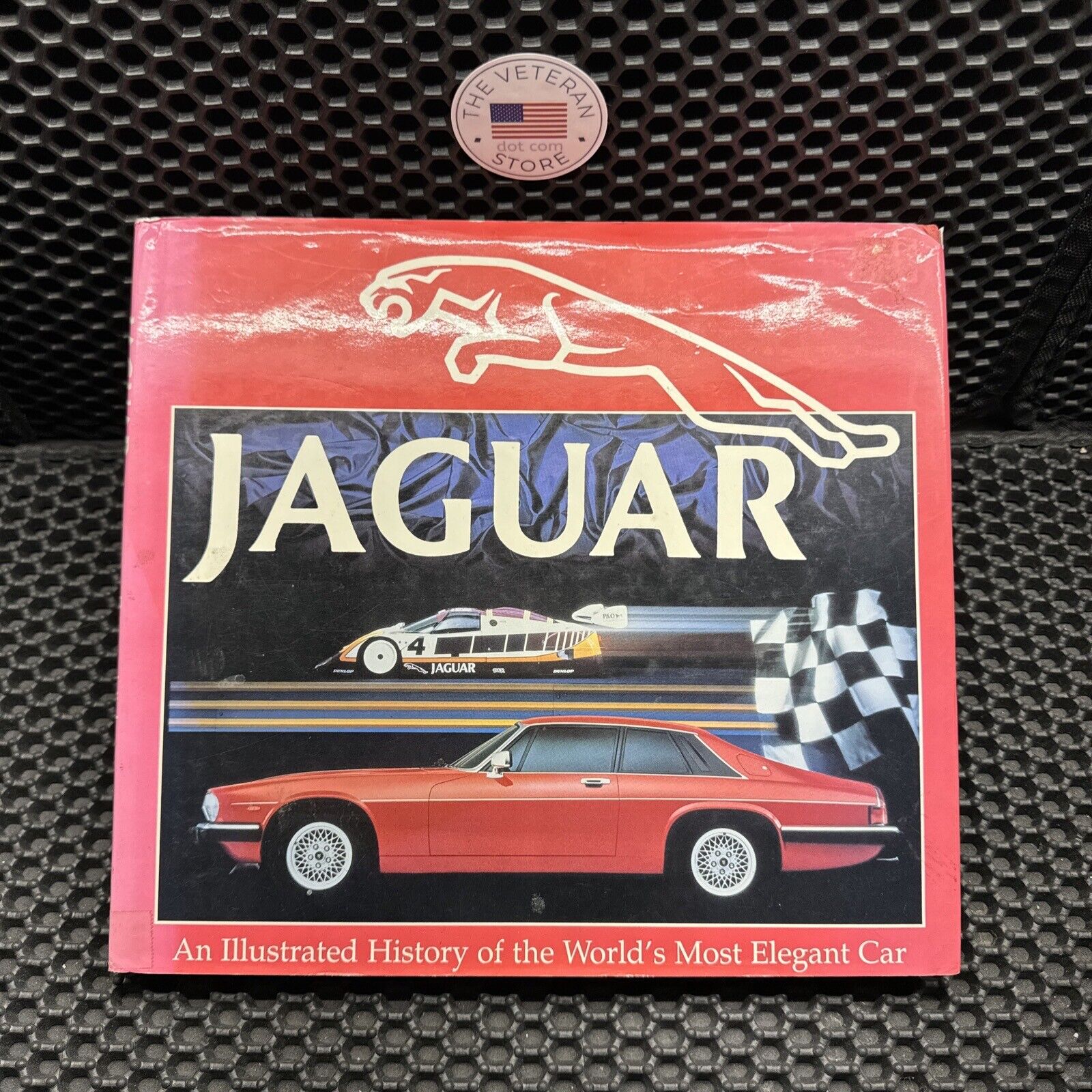 JAGUAR: An Illustrated History Of The World\'s Most Elegant Car Roger Hicks, 1989