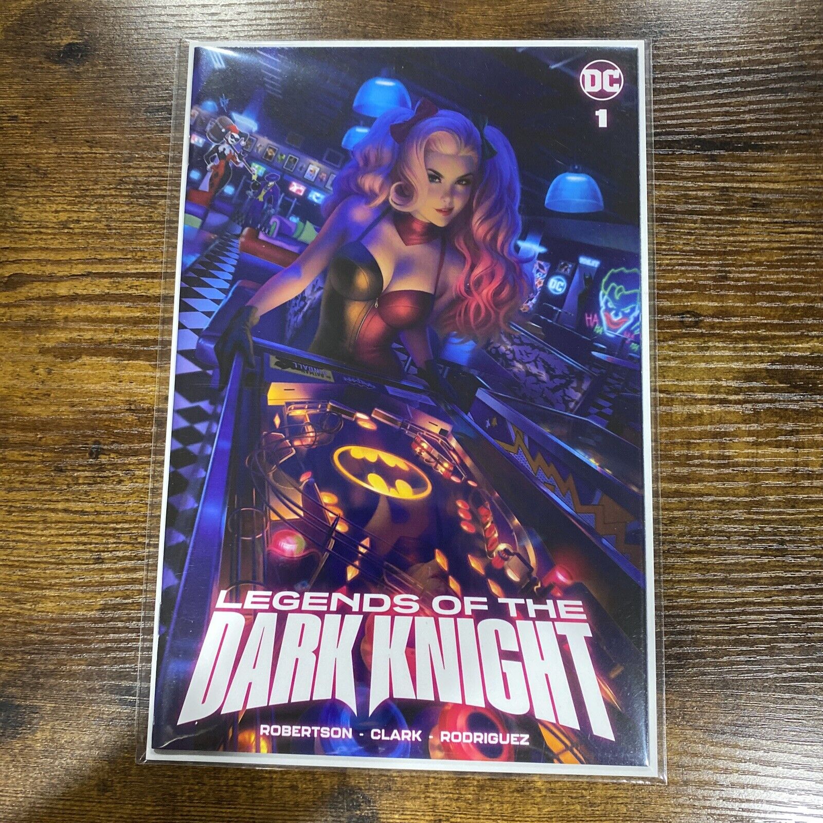Legends of the Dark Knight 1 * NM+ * Warren Louw Harley Quinn Trade Variant 🔥🔥