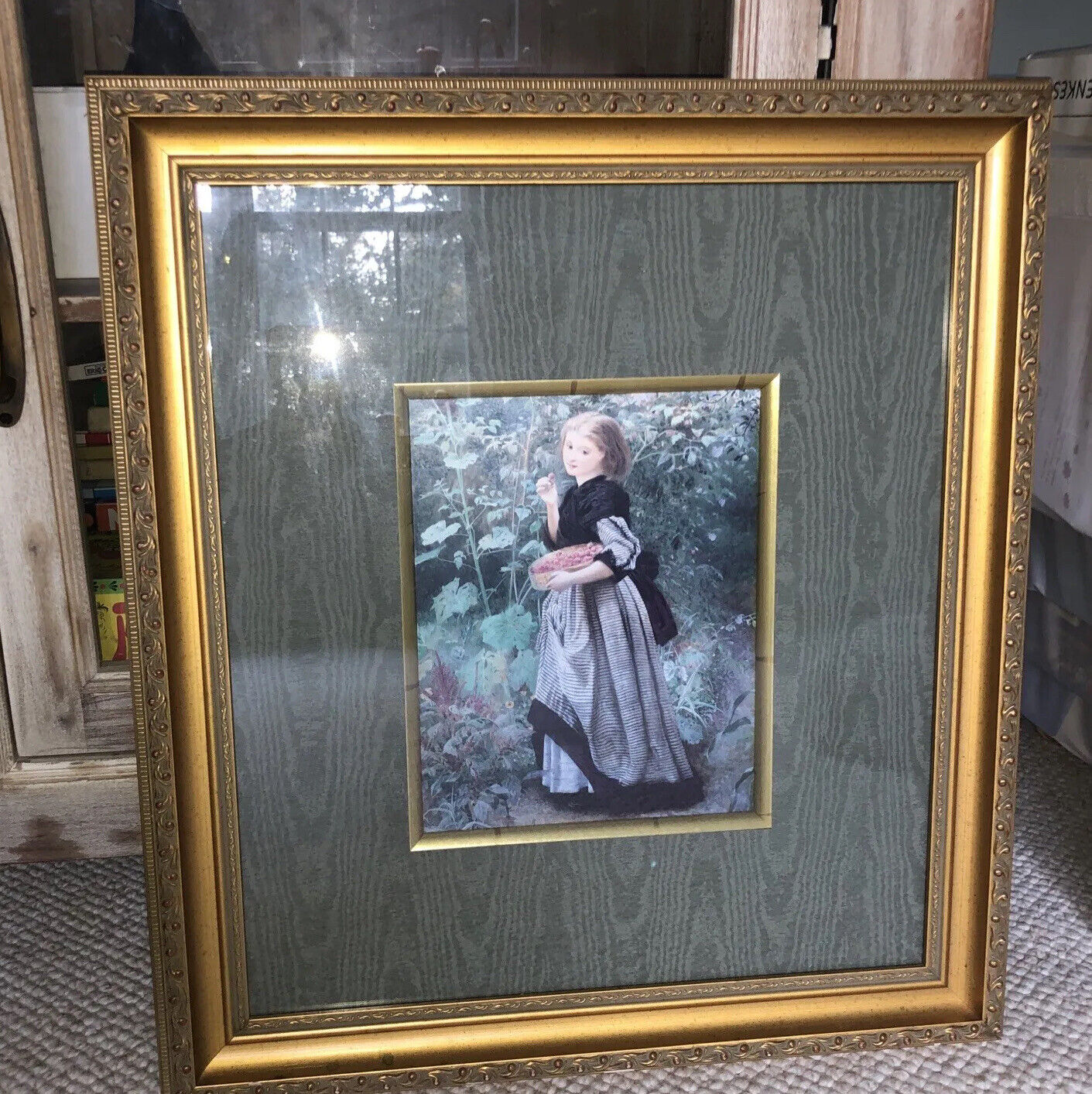 Gorgeous Wooden Picture Frame 19.5” X 22” Gold Tone Excellent Condition ￼