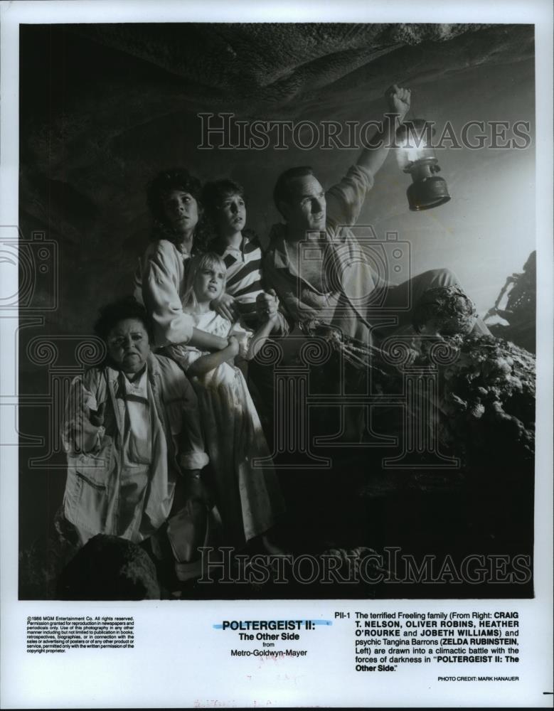 1986 Press Photo Freeling Family in a scene from Poltergeist II: The Other Side