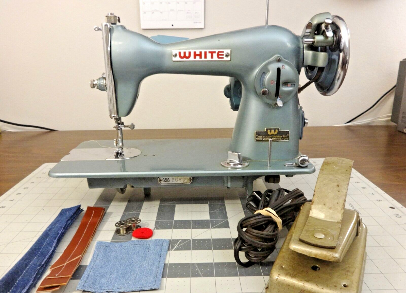 Beautiful MCM WHITE Sewing Machine - Leather  Denim - SERVICED - JAPAN 15 Clone