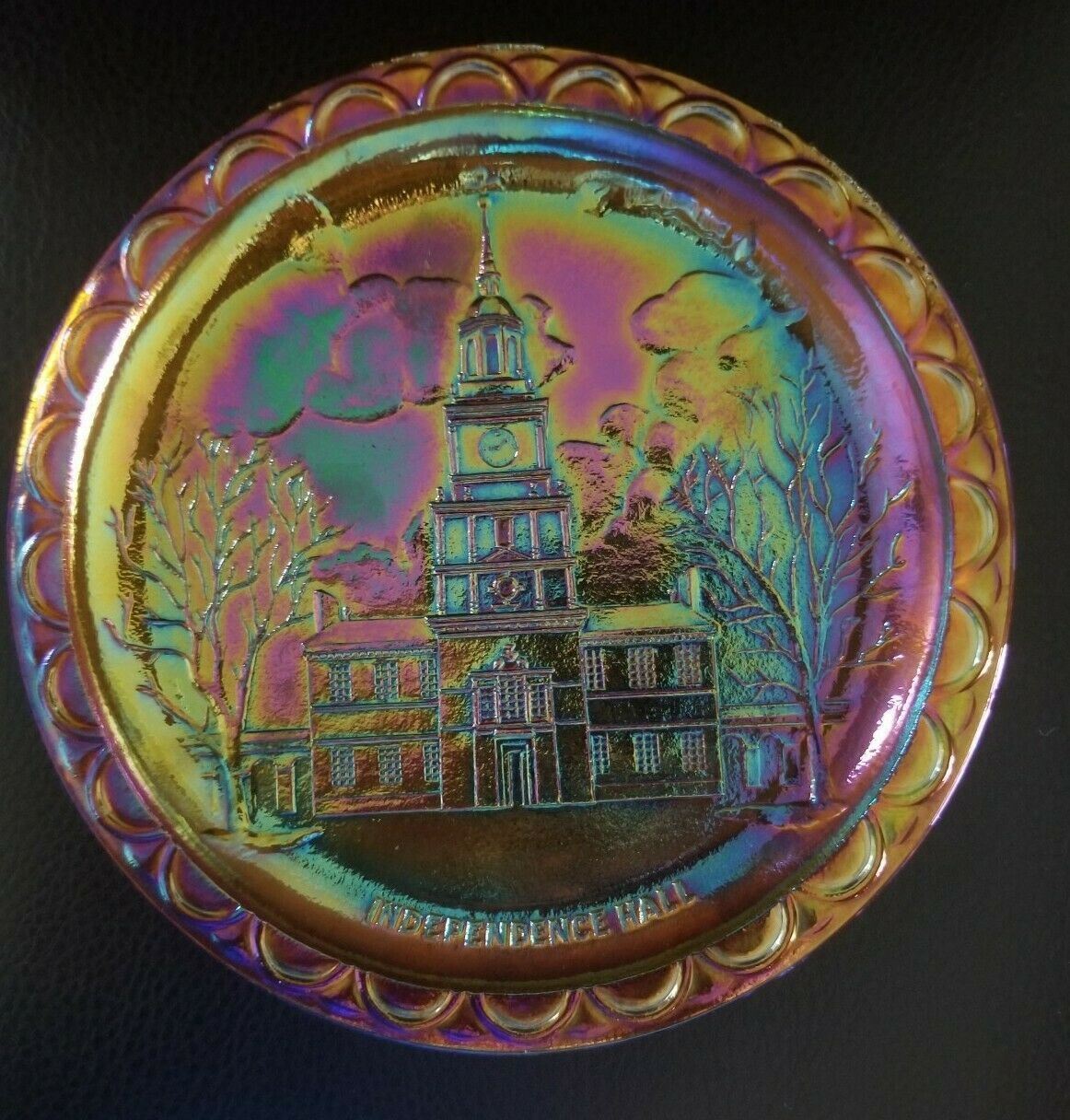 Vintage Carnival Glass Plate Independence Hall 8\