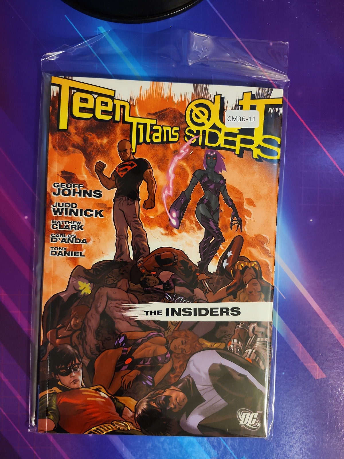 TEEN TITANS / OUTSIDERS: INSIDERS #1 HIGH GRADE DC TPB BOOK CM36-11