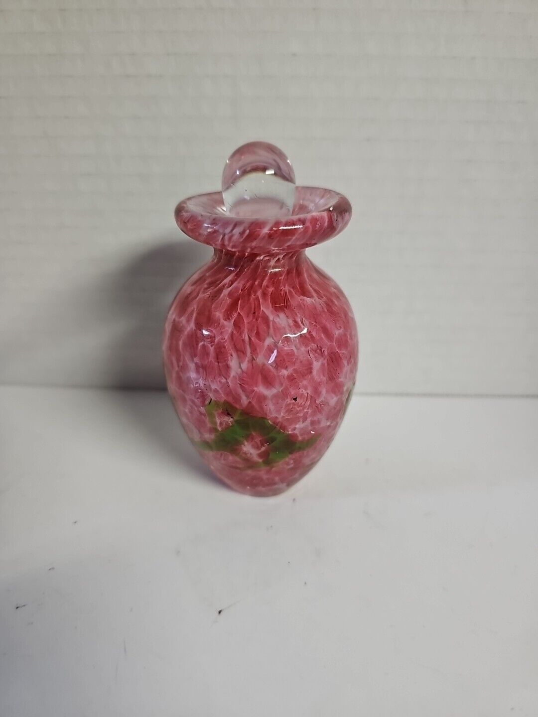  GORGEOUS DESIGNS SMALL GLASS MULTI COLOR MURANO STYLE VASE UNMARKED